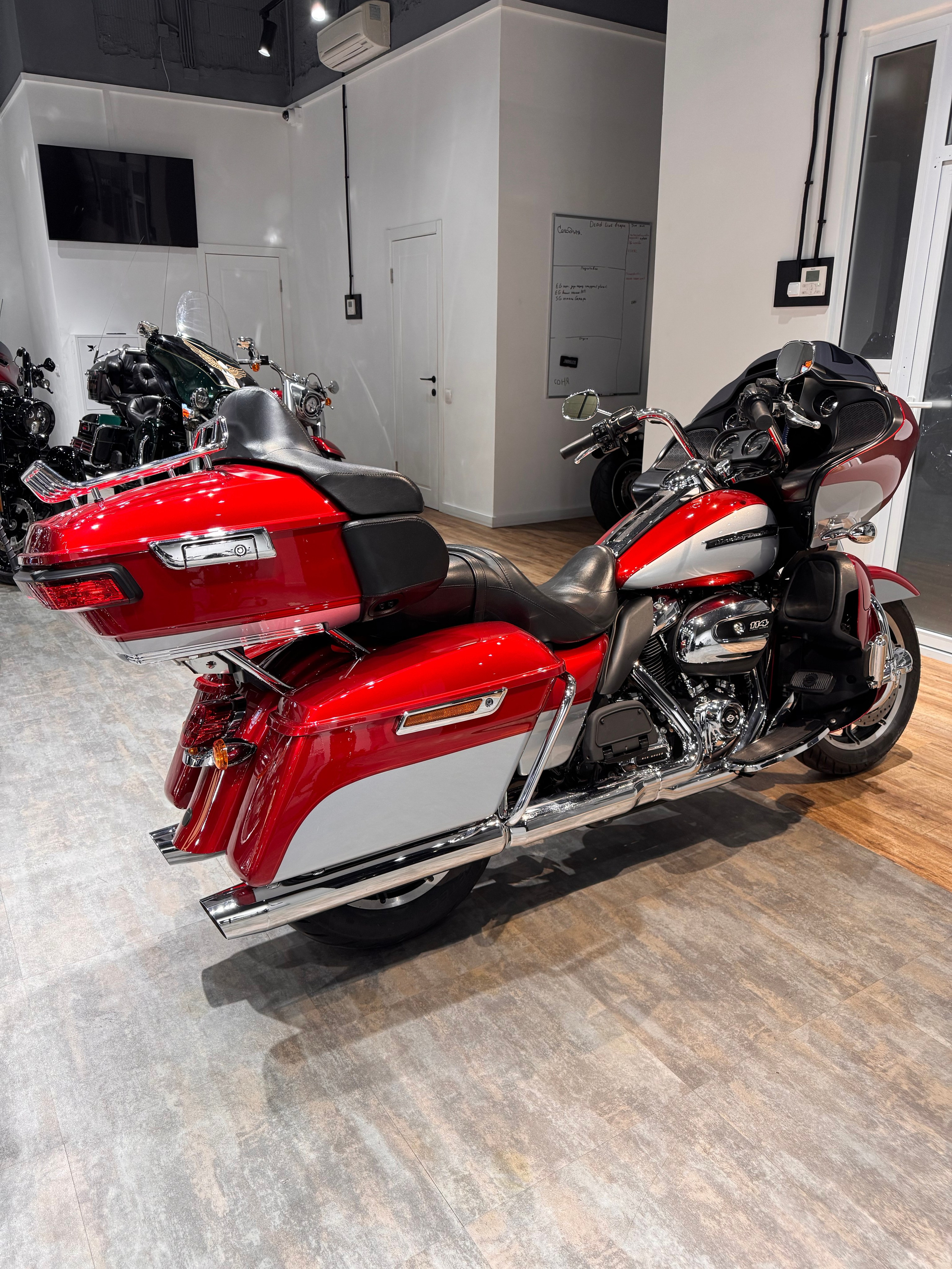 Harley Davidson 2019 Road Glide Ultra (Touring) — купить мотоцикл. Hello Davidson, Москва. Только хорошие мотоциклы…