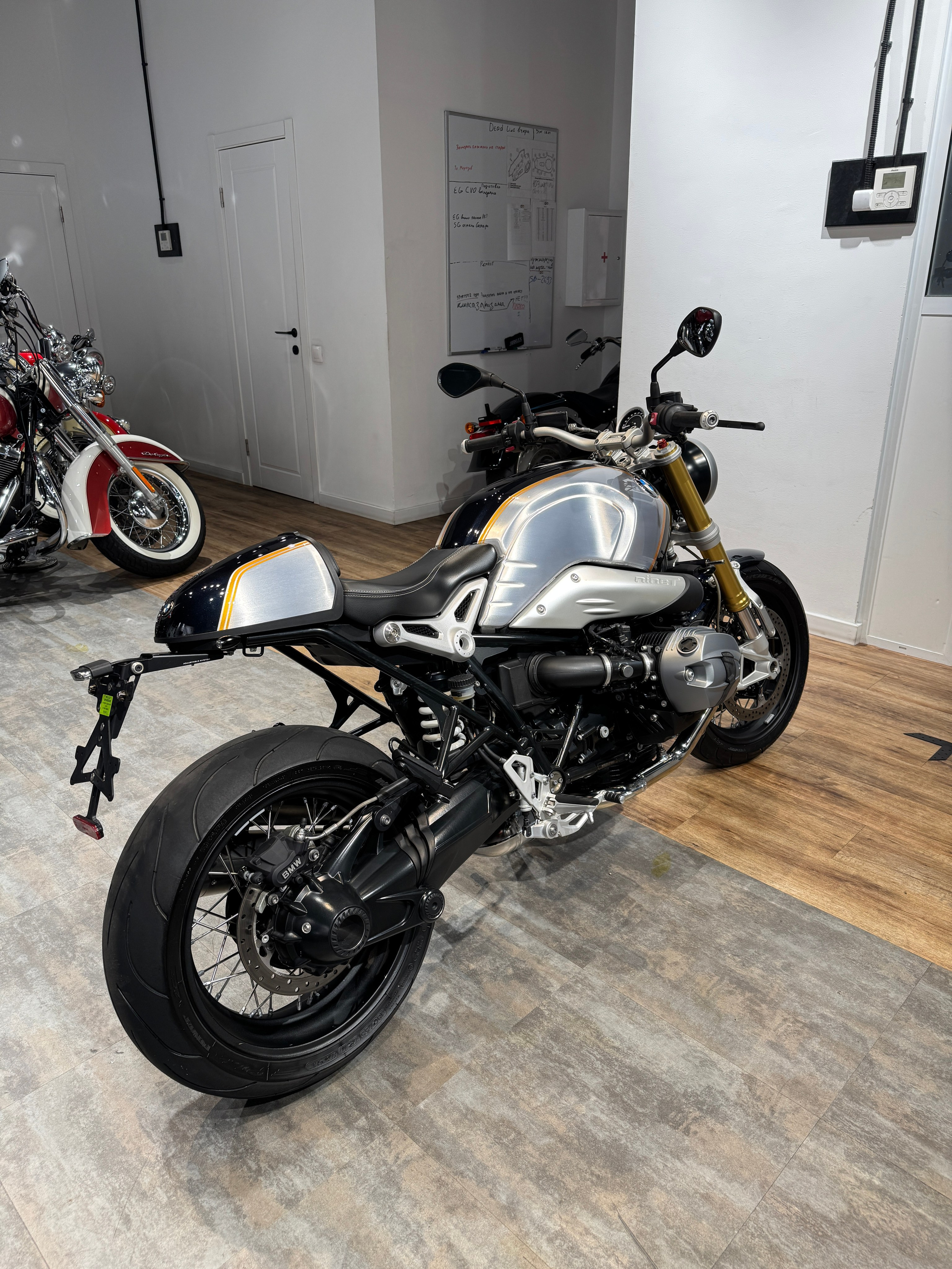 Мотоциклы Harley-Davidson BMW R Nine T (Option 719) — купить мотоцикл. Hello Davidson, Москва. Только хорошие мотоциклы…