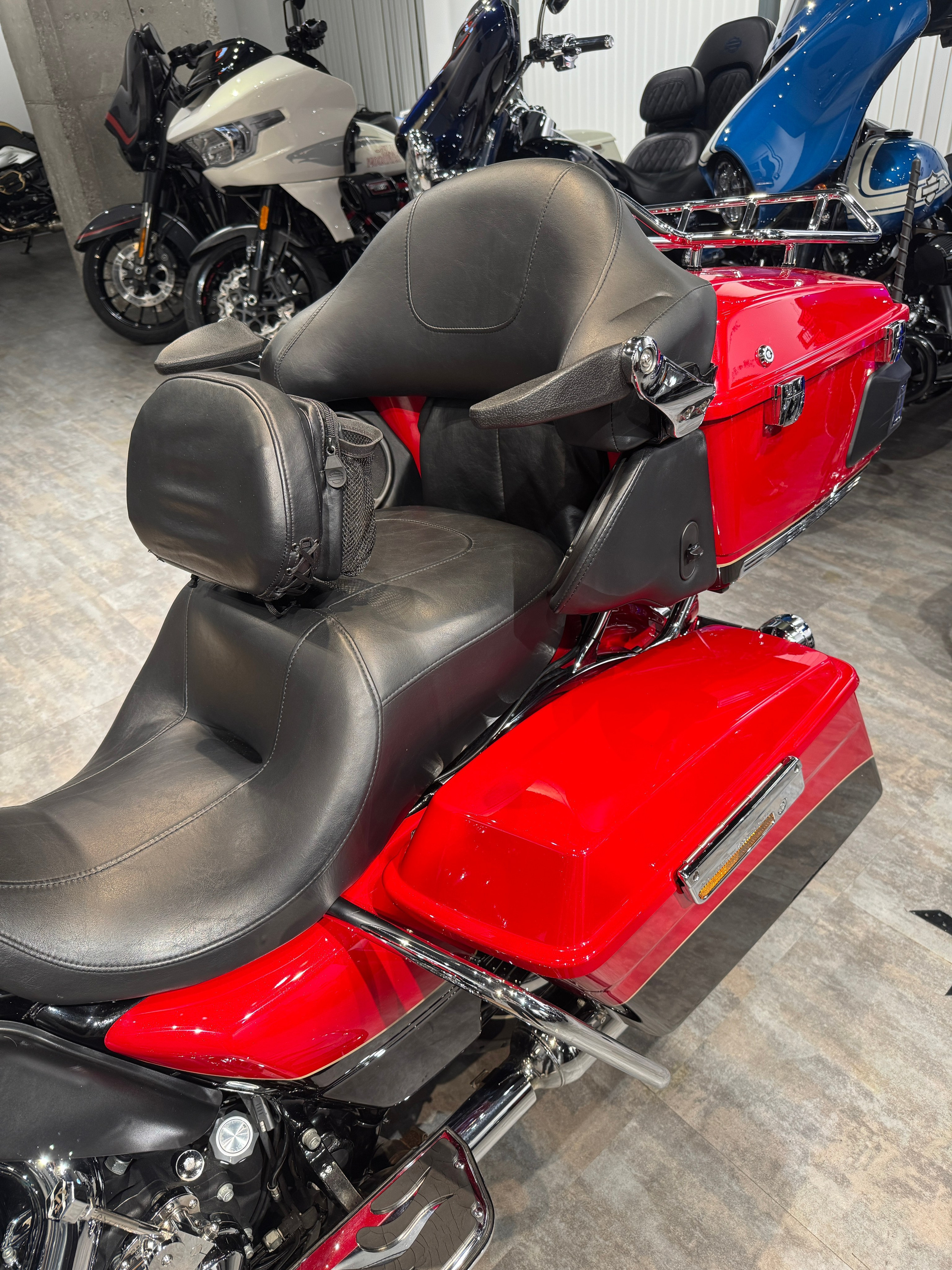 Мотоциклы Harley-Davidson 110 CVO Fire Fighters' Edition (Touring)  — купить мотоцикл. Hello Davidson, Москва. Только хорошие мотоциклы…