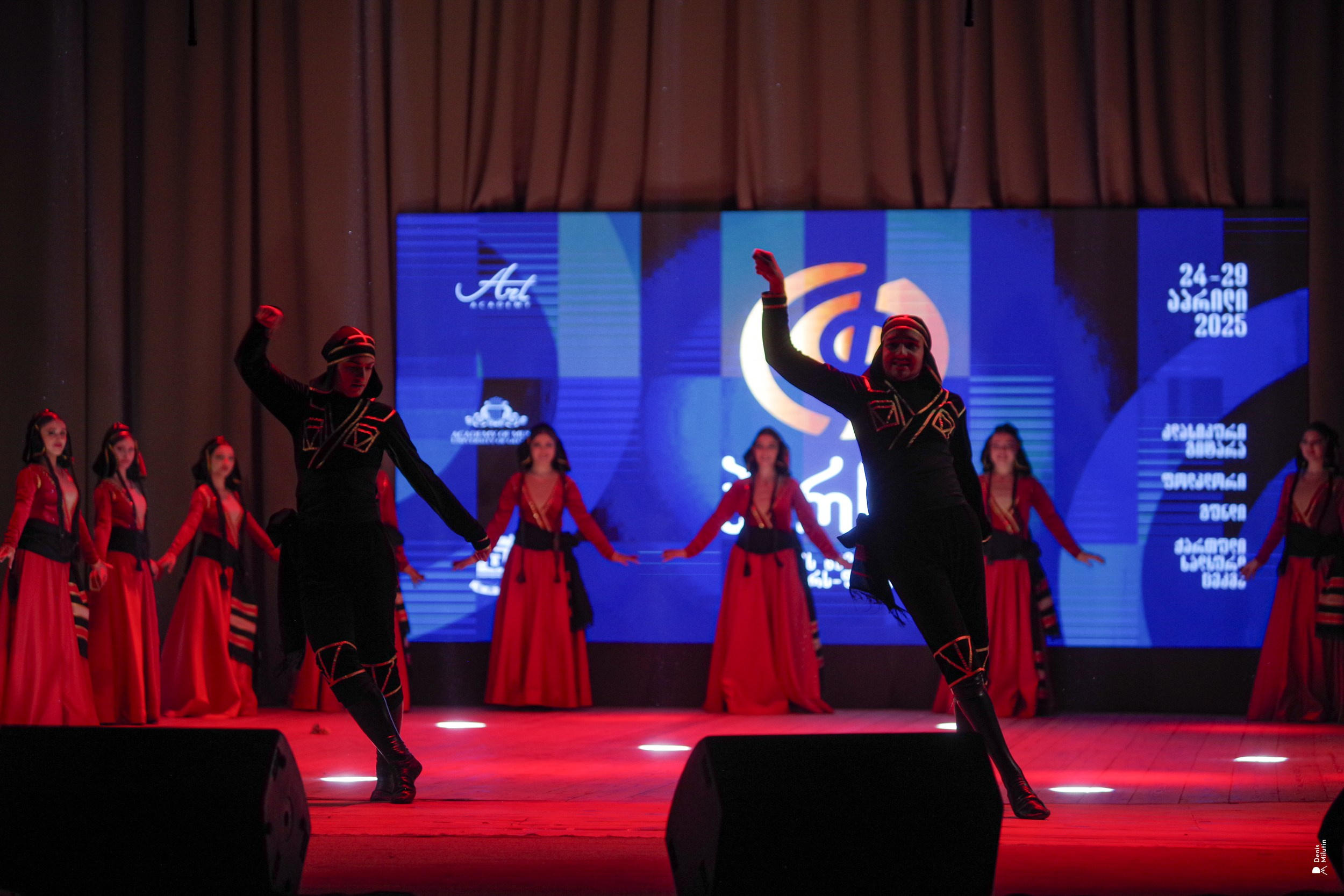 Танцы в Хоби. Портретный фотограф Денис Милютин