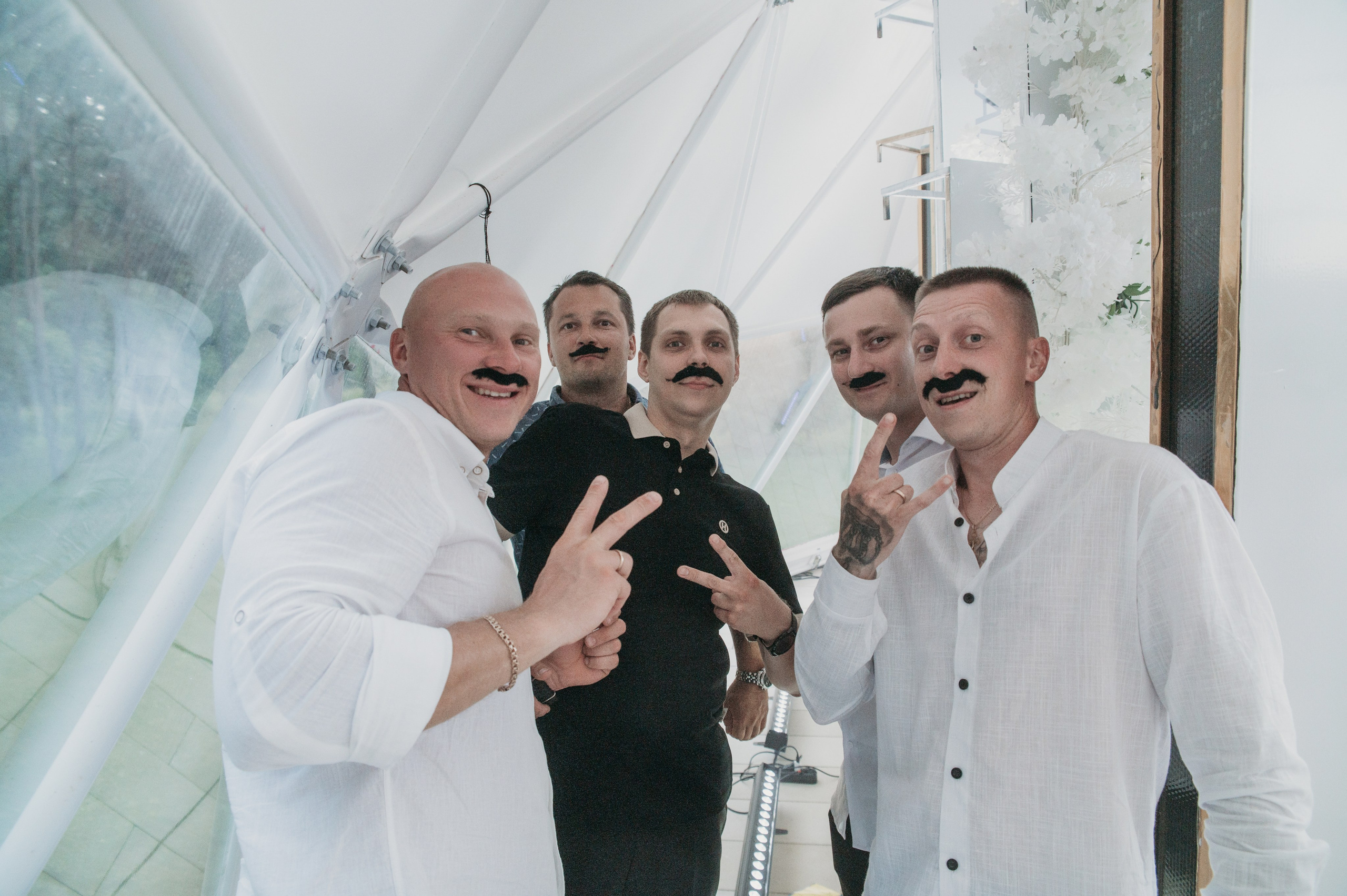 Свадебная фотосессия с утром невесты и красивым свадебным банкетом. Свадебный фотограф в Твери, Москве и Санкт-Петербурге Денисова Екатерина