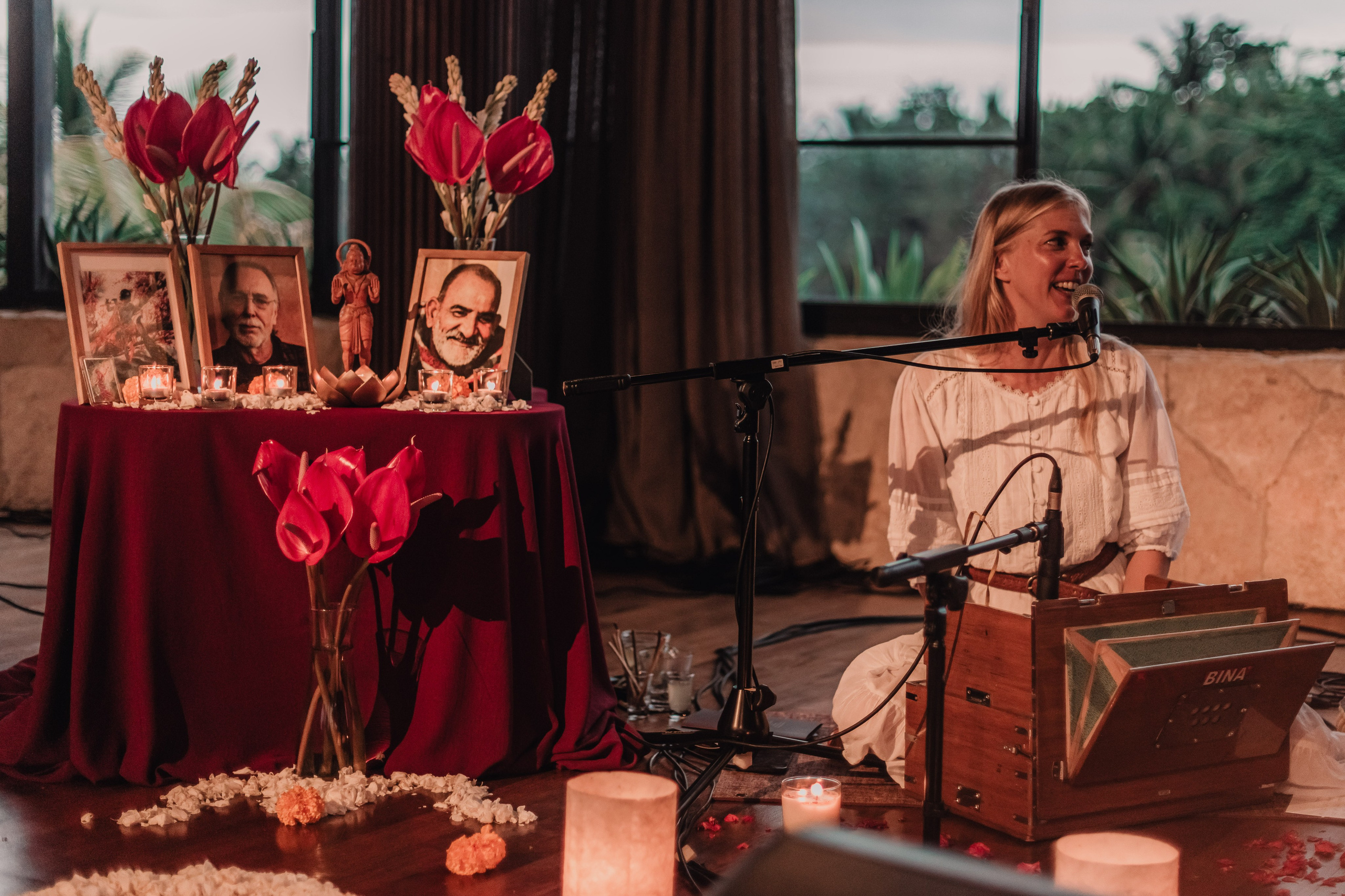 Kirtan at Soulshine nov. Мариам Багдасарян