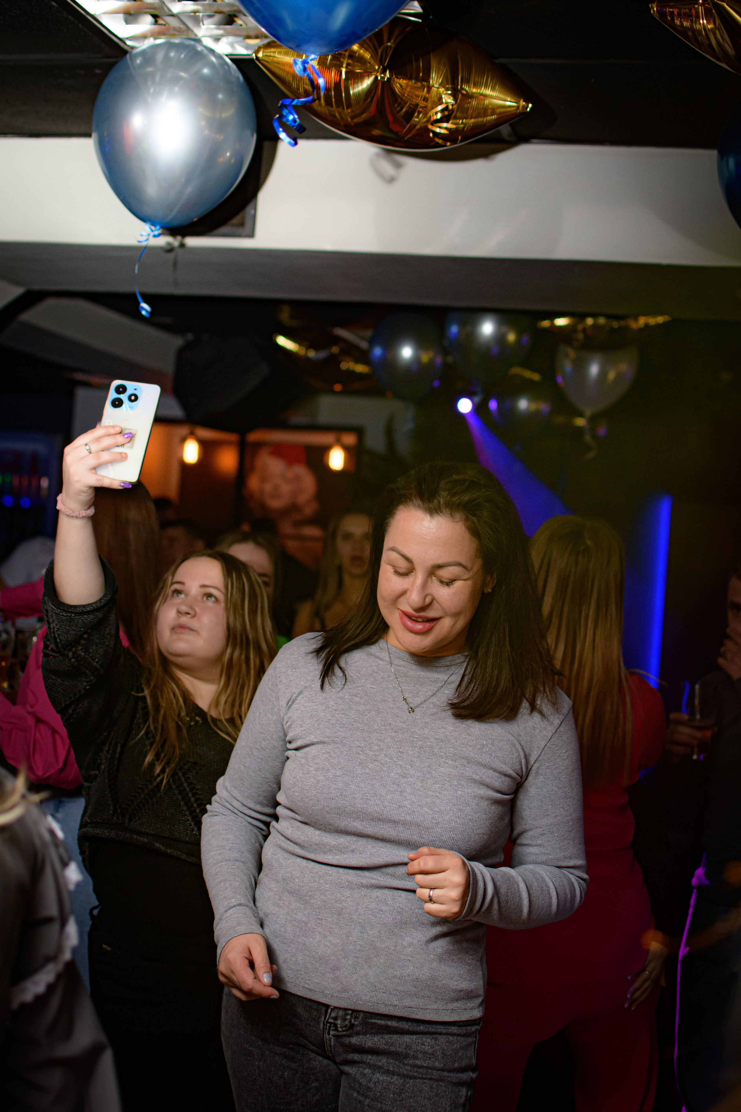 HOLLYWOOD / 6 YEARS. Photokarish