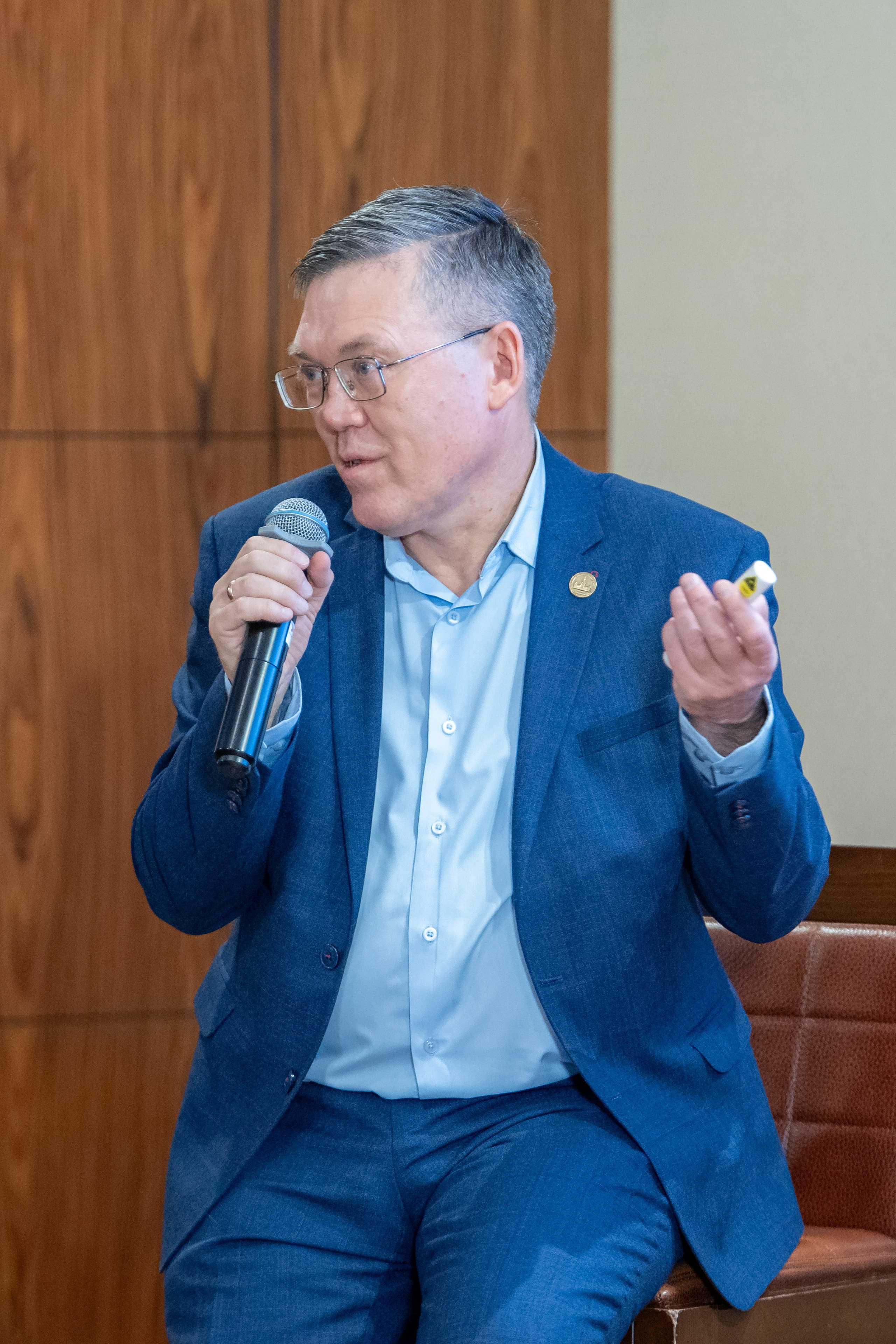 Лекция Вячеслава Дубынина о выгорании. Репортажный и интерьерный фотограф Александра Солдатова