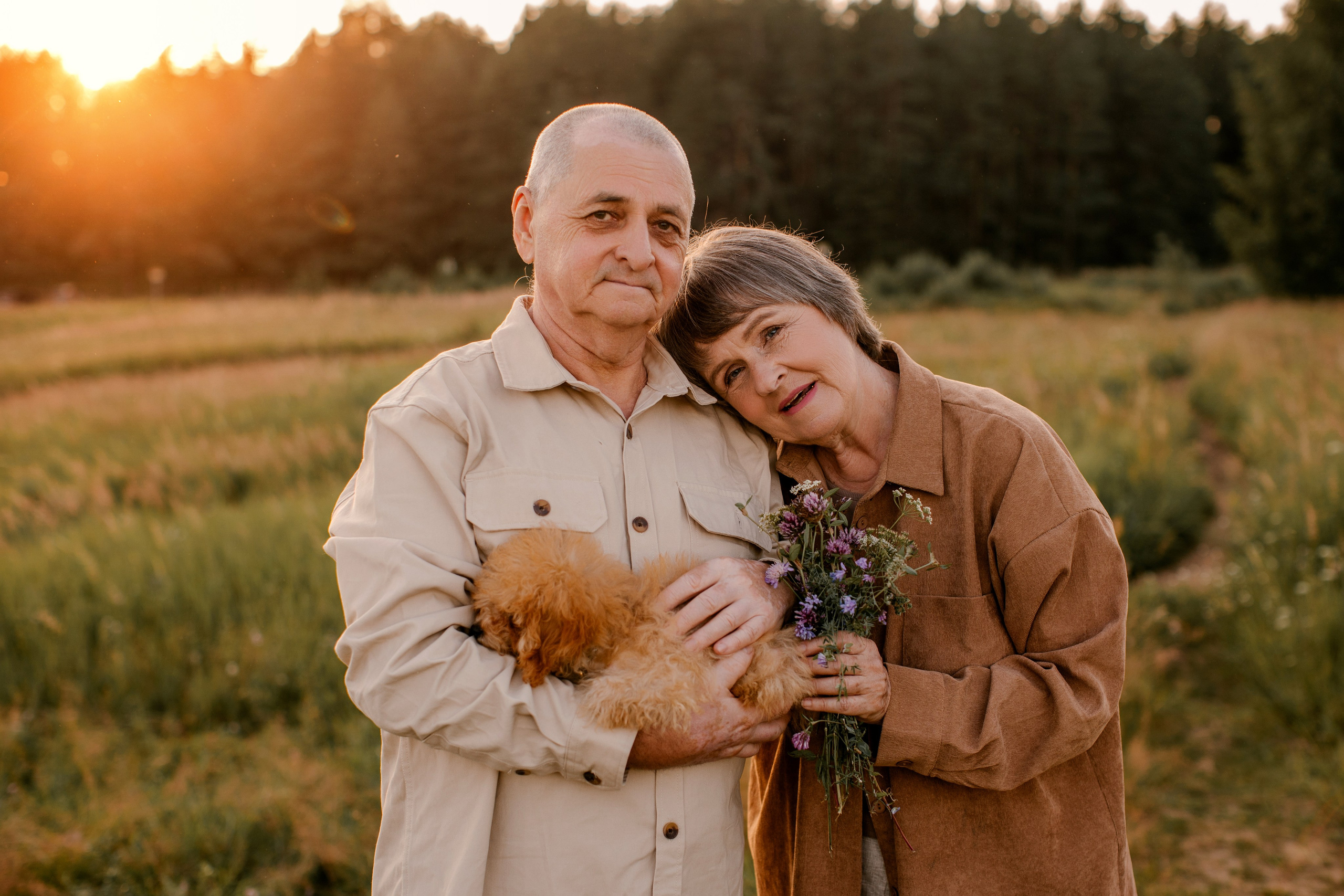 Фотосессия большой семьи в поле