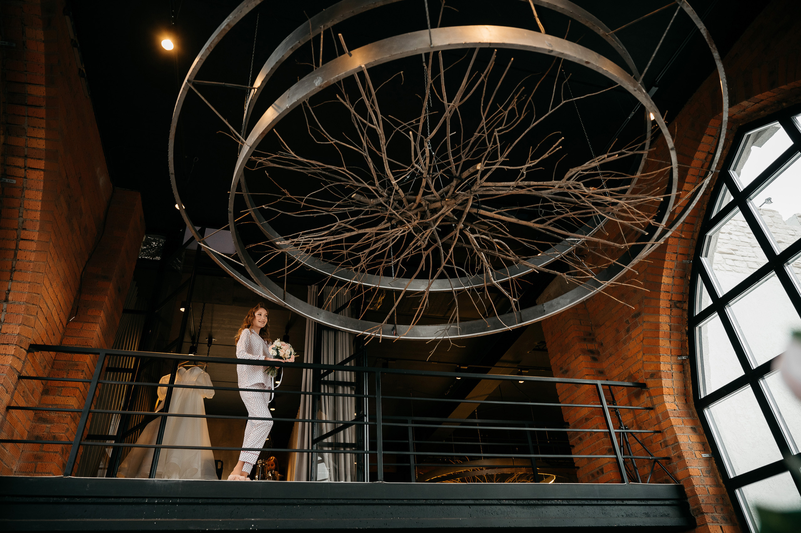 Полина @polinaozerova и Сергей @sergo_explos 🤵 📸 Фото @Mooleen.Aleksandr 🎀 Координация @Hello_weddy 💄 Визаж @dronova_anastasia ⛪️ Локация @chateau_blanc_shamoni 🎊 Декор и флористика @felico__decor👗 🎤 Ведущий @fedorov.show Кейтеринг @075please Свадебый торт @tortodel__24 Артист виртуоз @kostya_balaiskih