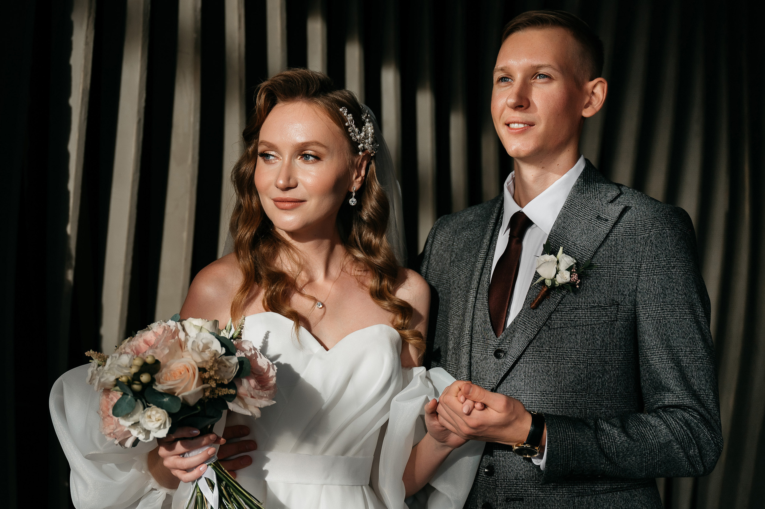 Полина @polinaozerova и Сергей @sergo_explos 🤵 📸 Фото @Mooleen.Aleksandr 🎀 Координация @Hello_weddy 💄 Визаж @dronova_anastasia ⛪️ Локация @chateau_blanc_shamoni 🎊 Декор и флористика @felico__decor👗 🎤 Ведущий @fedorov.show Кейтеринг @075please Свадебый торт @tortodel__24 Артист виртуоз @kostya_balaiskih