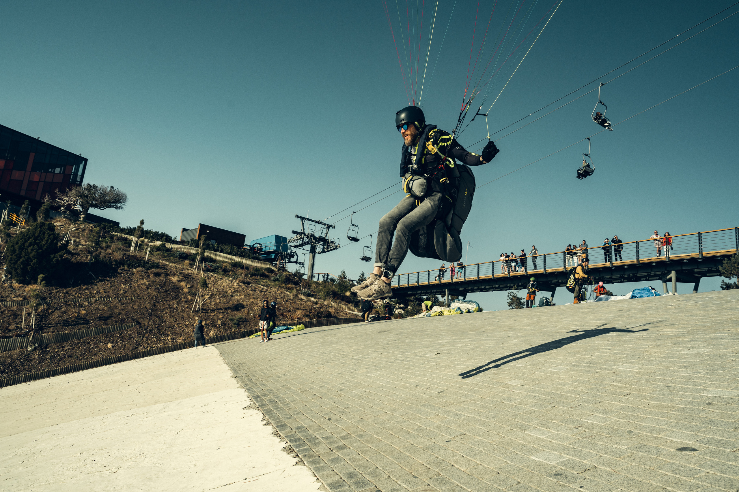 Action. Если ты на Земле — звони