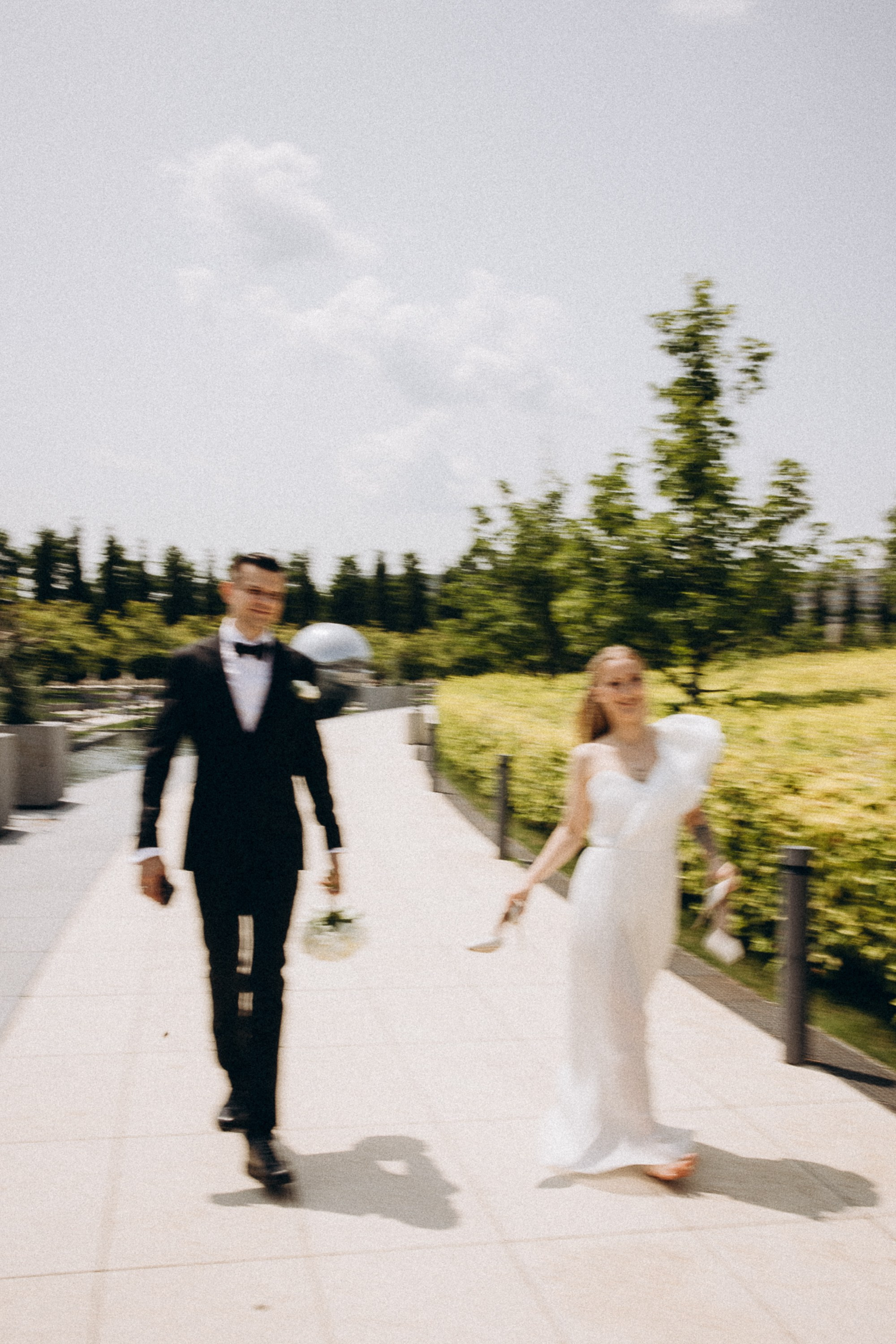 Свадьба в Краснодаре: роспись и фотосессия в парке Галицкого. Свадебный и семейный фотограф Виолетта Сидельникова. Краснодар, Россия, Беларусь, Европа