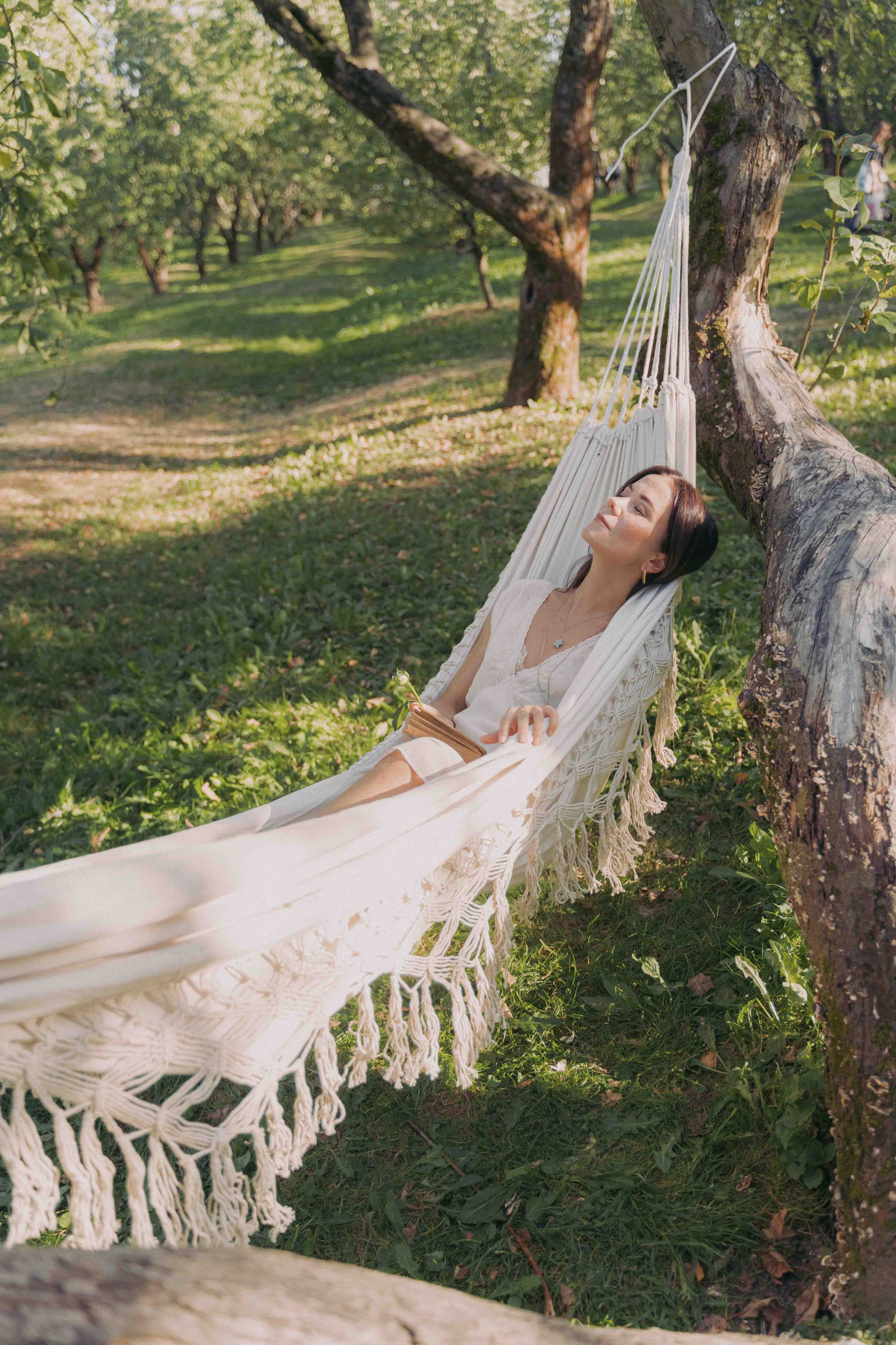 Яблоневый сад и гамак. Фотограф и видеограф в Москве и Абу Даби Мария Кулагина