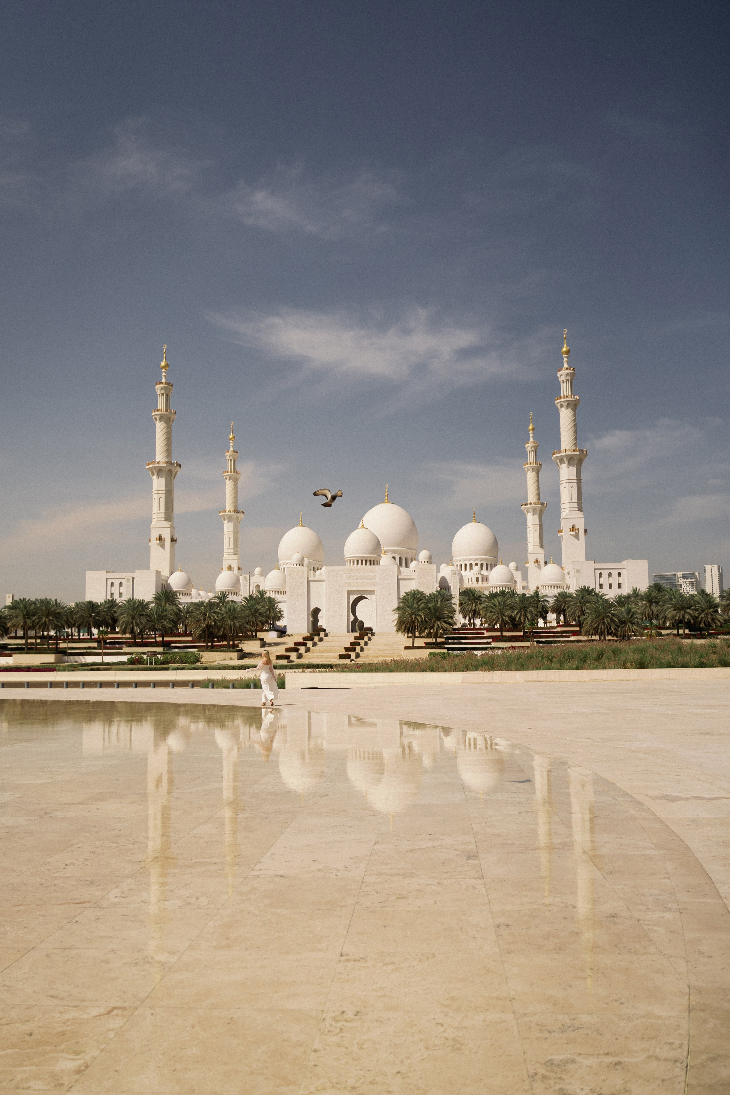 Катя на фоне мечети. Фотограф и видеограф в Москве и Абу Даби Мария Кулагина