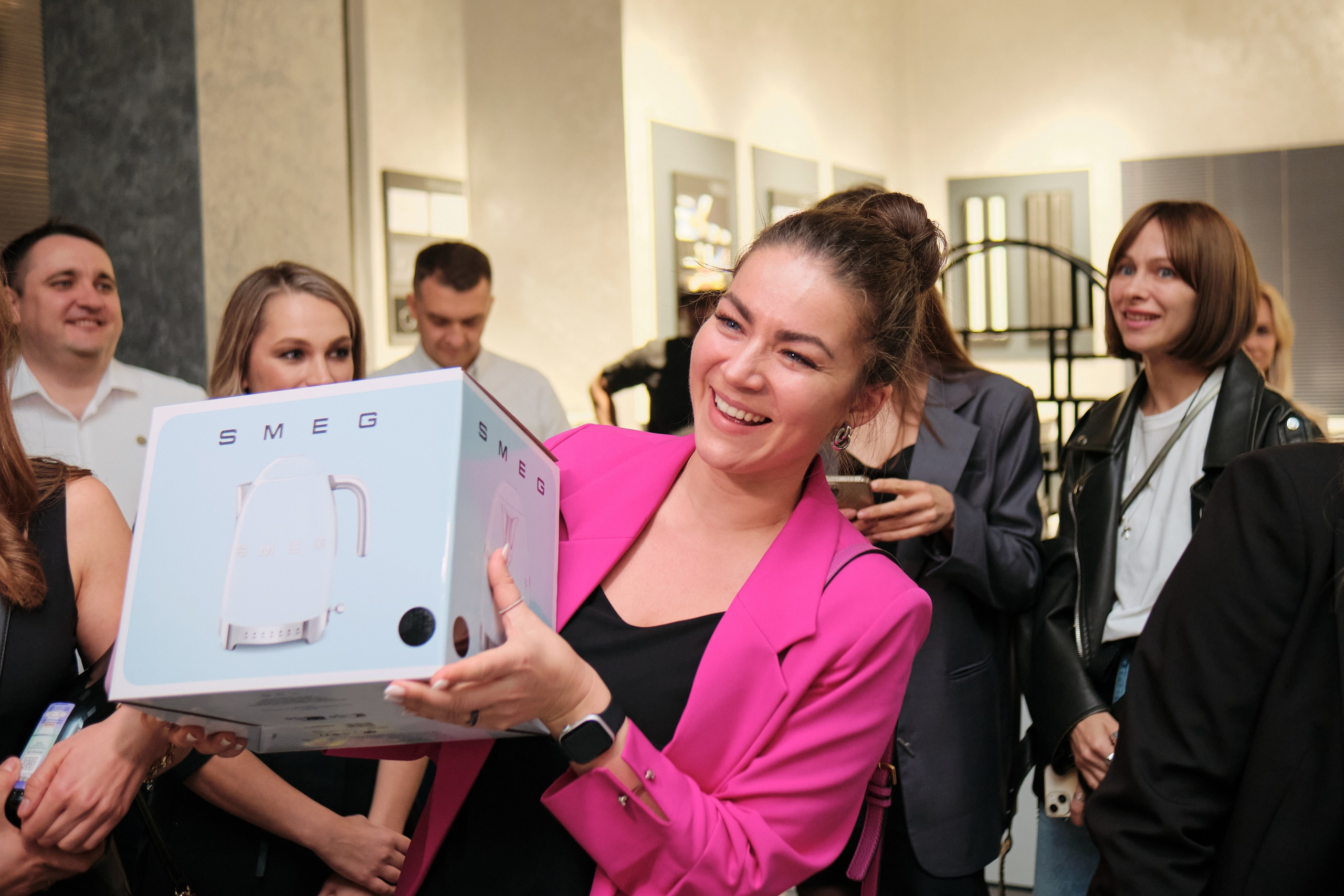 Открытие салона 100 градусов. Антон Ив