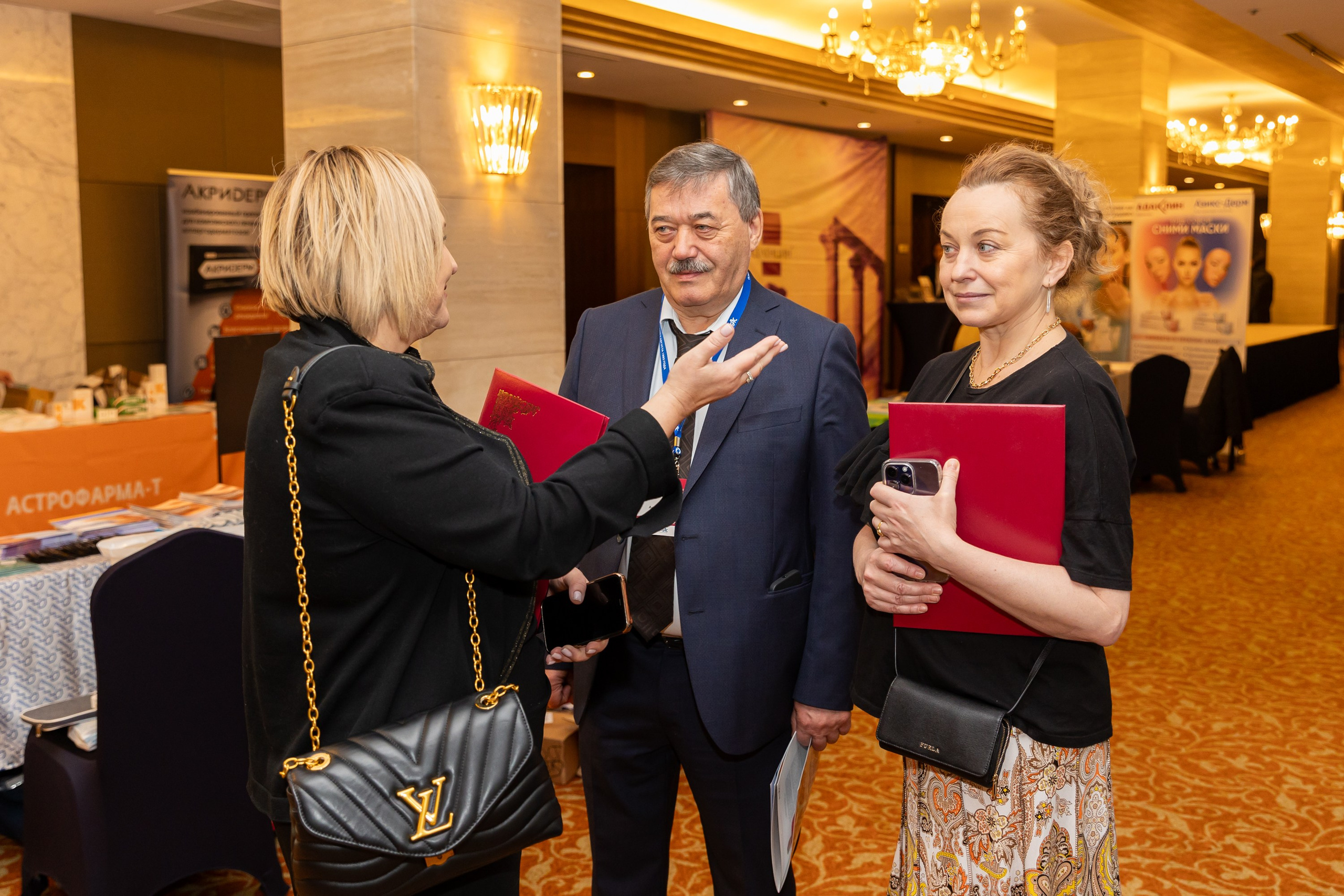 Конференция дерматовенерологов ДФО. Репортажный и студийный фотограф во Владивостоке Дударева Софья