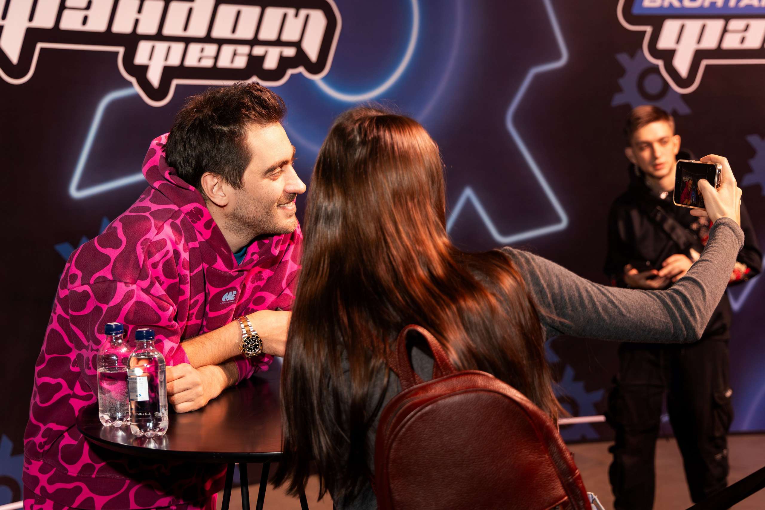 VK Fest. Показ «Стометровка» с Дмитрием Чеботарёвым. Свадебный и Event фотограф в Москве Бажина Ирина