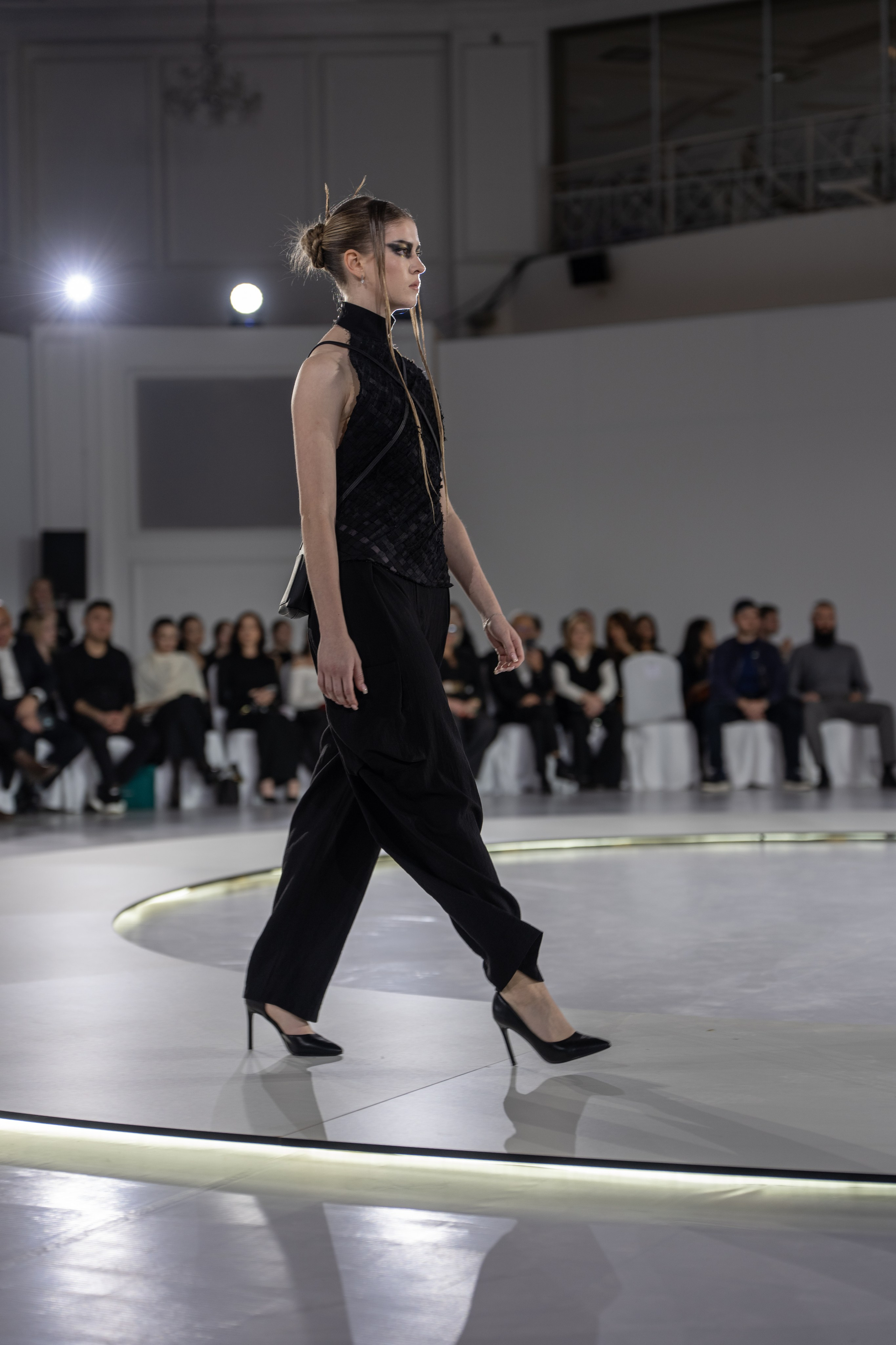 Dwsigner Nazar Almazbekov. Сайт Алматинского НЮ АРТ, будуар и фэшн фотографа Дениса Карпенко