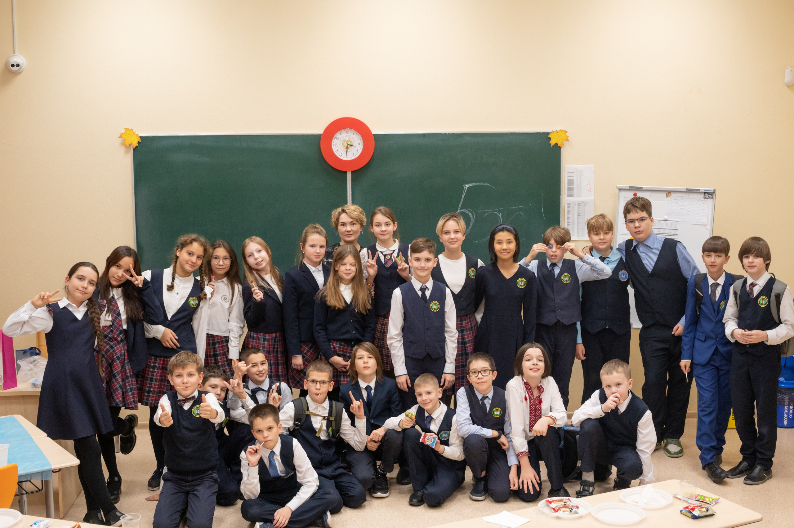 Репортаж мероприятия в классе 5Ж 16 гимназия 2024 г. Фотограф новорожденных, семейный детский в Тюмени Татьяна Морозова