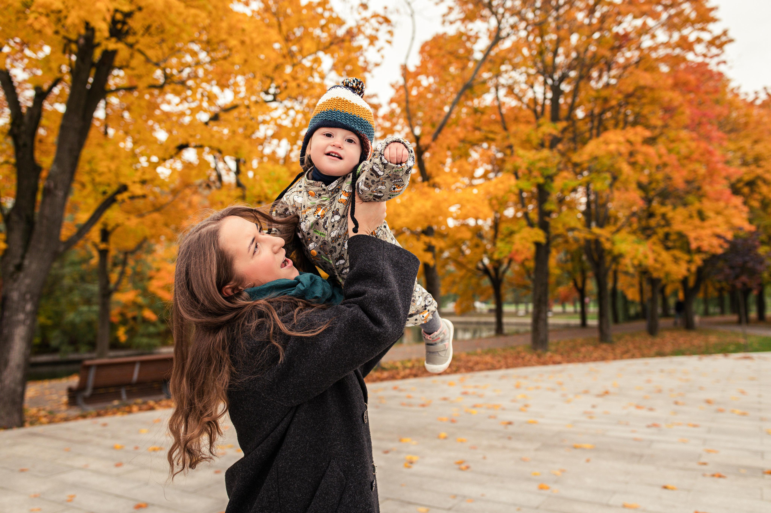 Осенняя фотопрогулка в парке «Дружба», мама с дочкой. Семейный фотограф. Lifestyle. Москва. Анастасия Михайлова
