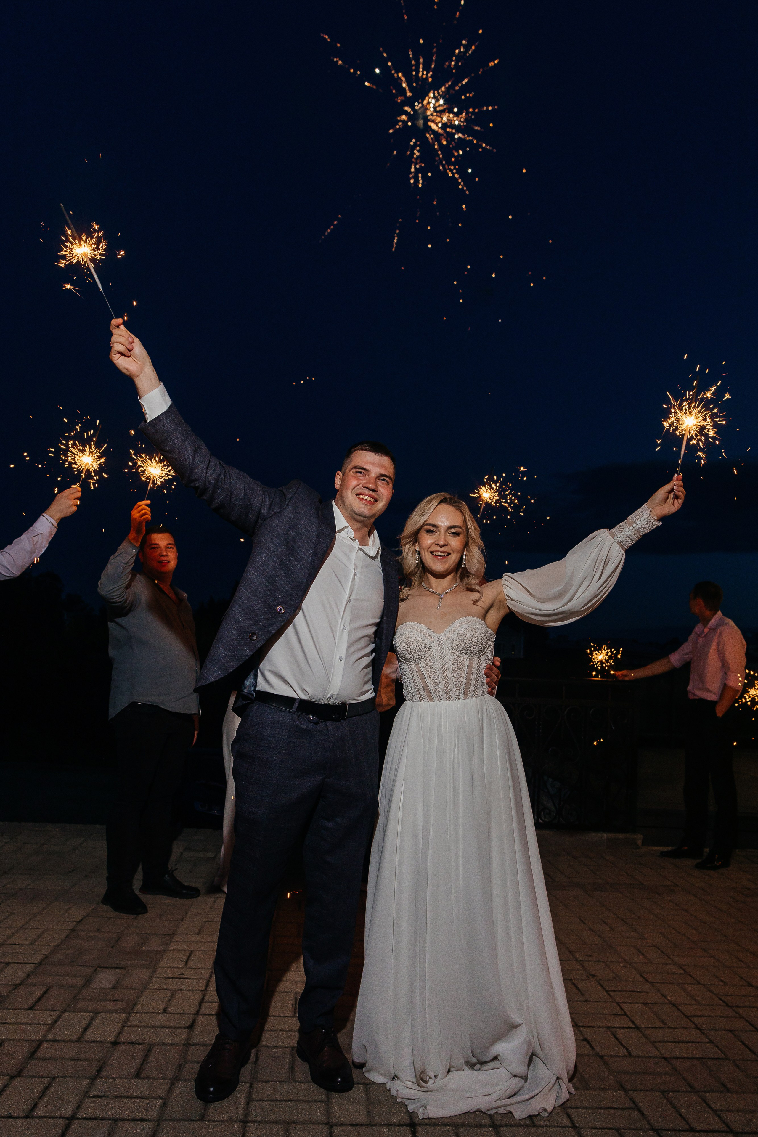 Грандиозное свадебное событие в уютном ресторане. Олег Сверчков | Свадебный фотограф Вологда