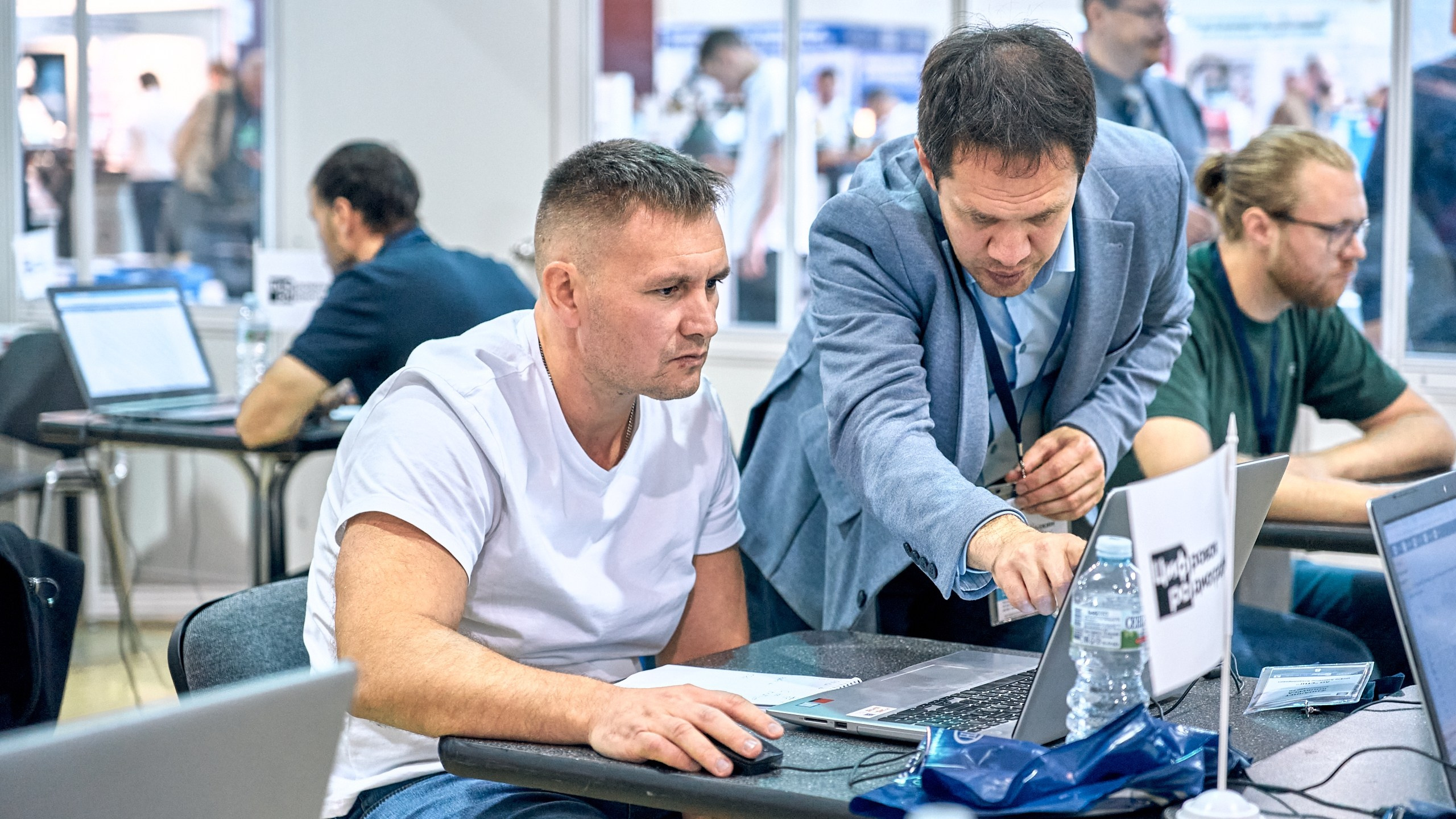 Конференция NDT в Экспоцентре 2024. Контент-фотограф в Москве Тима Забабурин