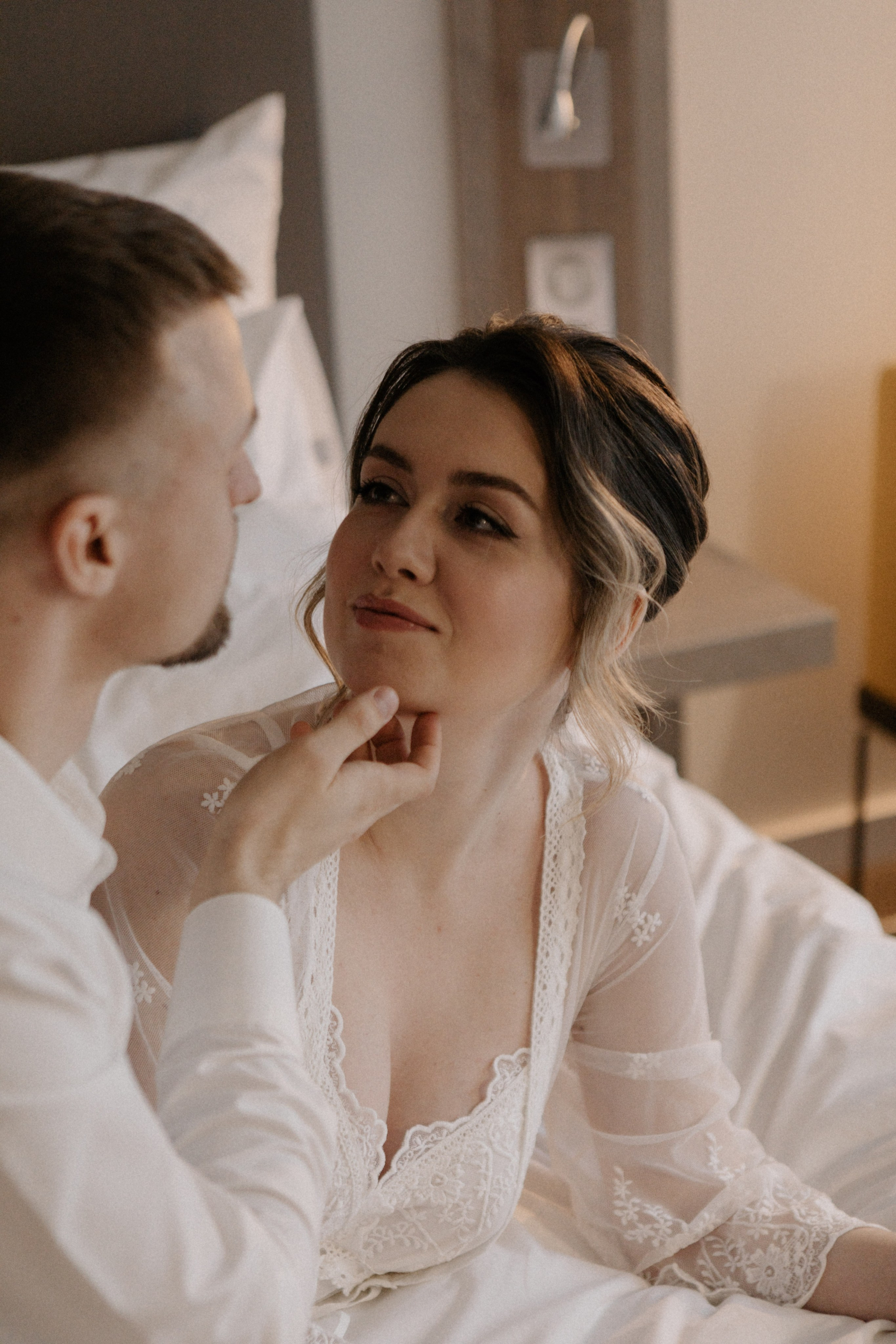 Ксюша и Илья. Утро в отеле роспись в Birds. Свадебный и портретный фотограф в Москве Анастасия Масюк