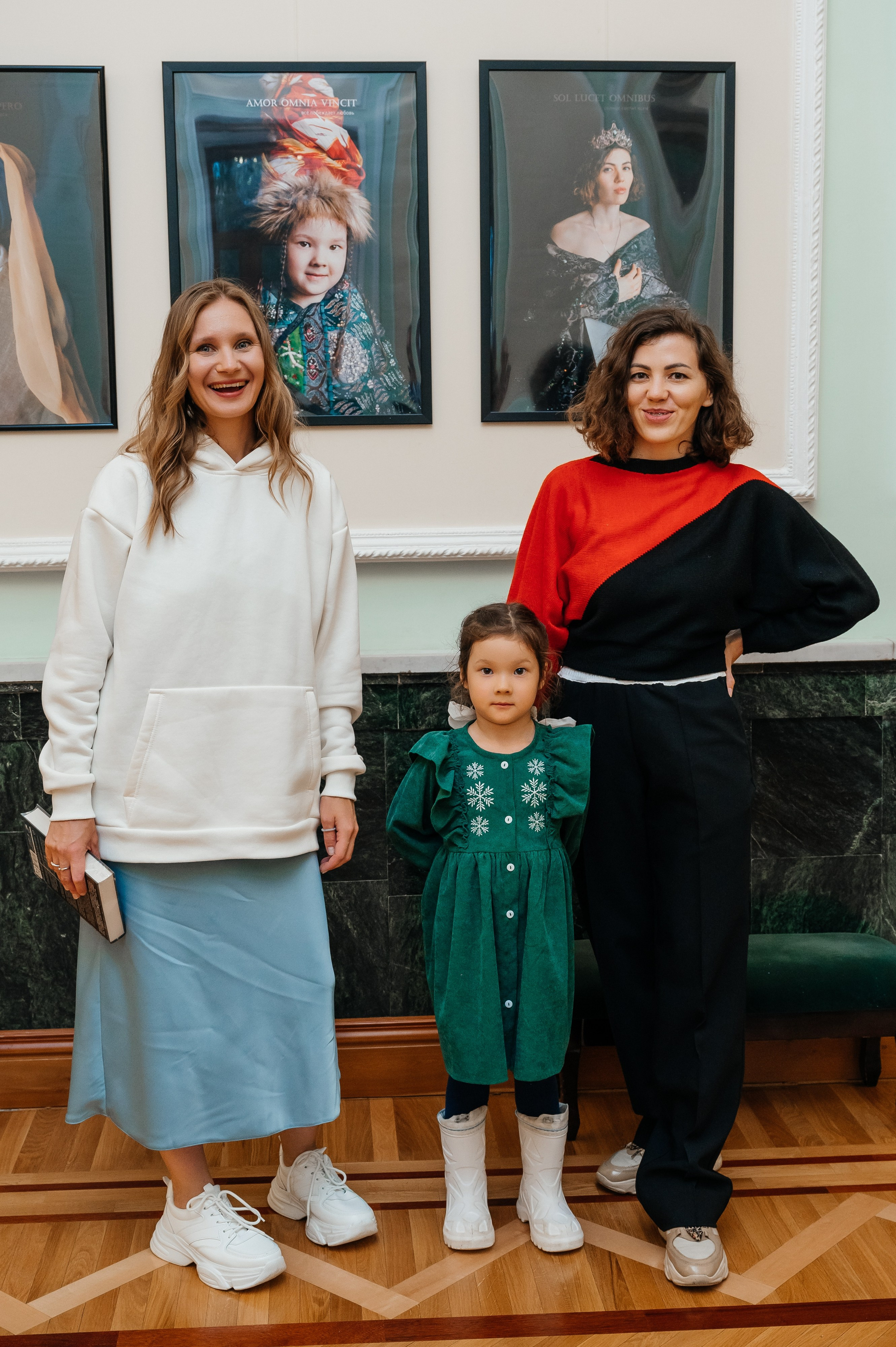 Открытие выставки Кати Васильевой в Молодежном театре. Wedding and family photographer USA