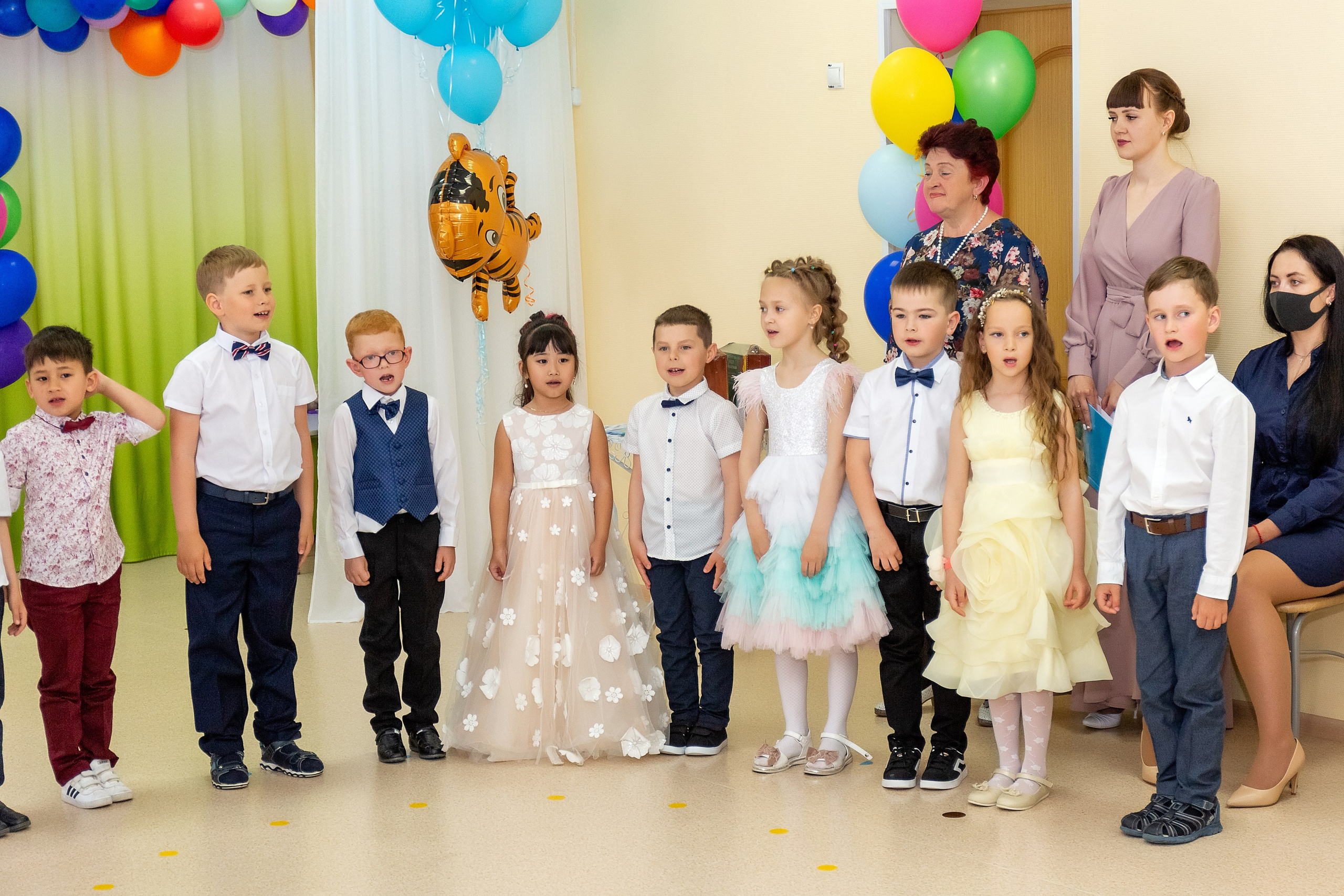 Выпускной. Детский сад «Тигрёнок». Стильный выпускной альбом Владивосток фотограф Вероника Мигачева