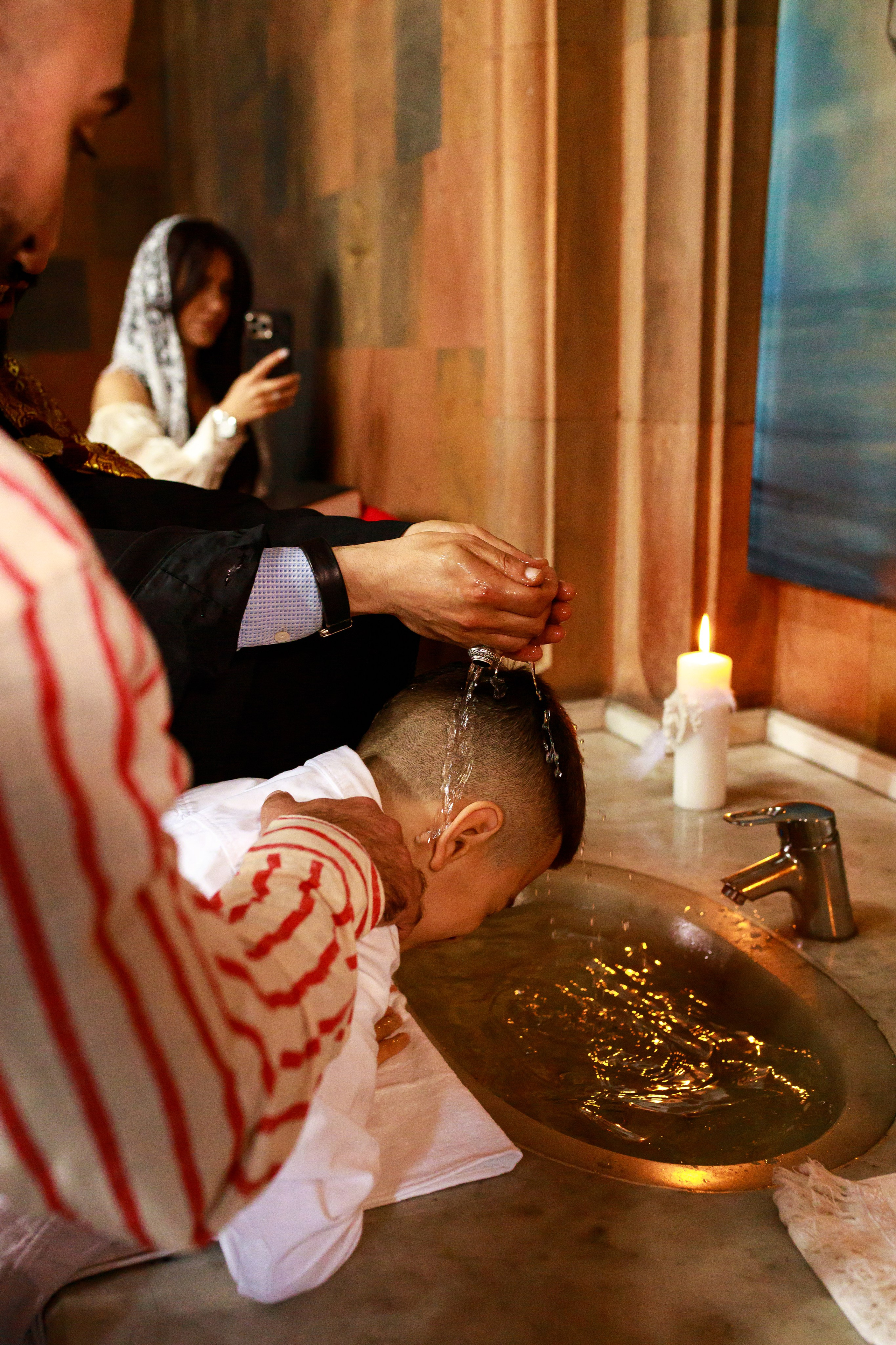 Таинство Крещения в Армянской церкви. Фотограф Тверь. Свадебные, семейные, индивидуальные фотосессии
