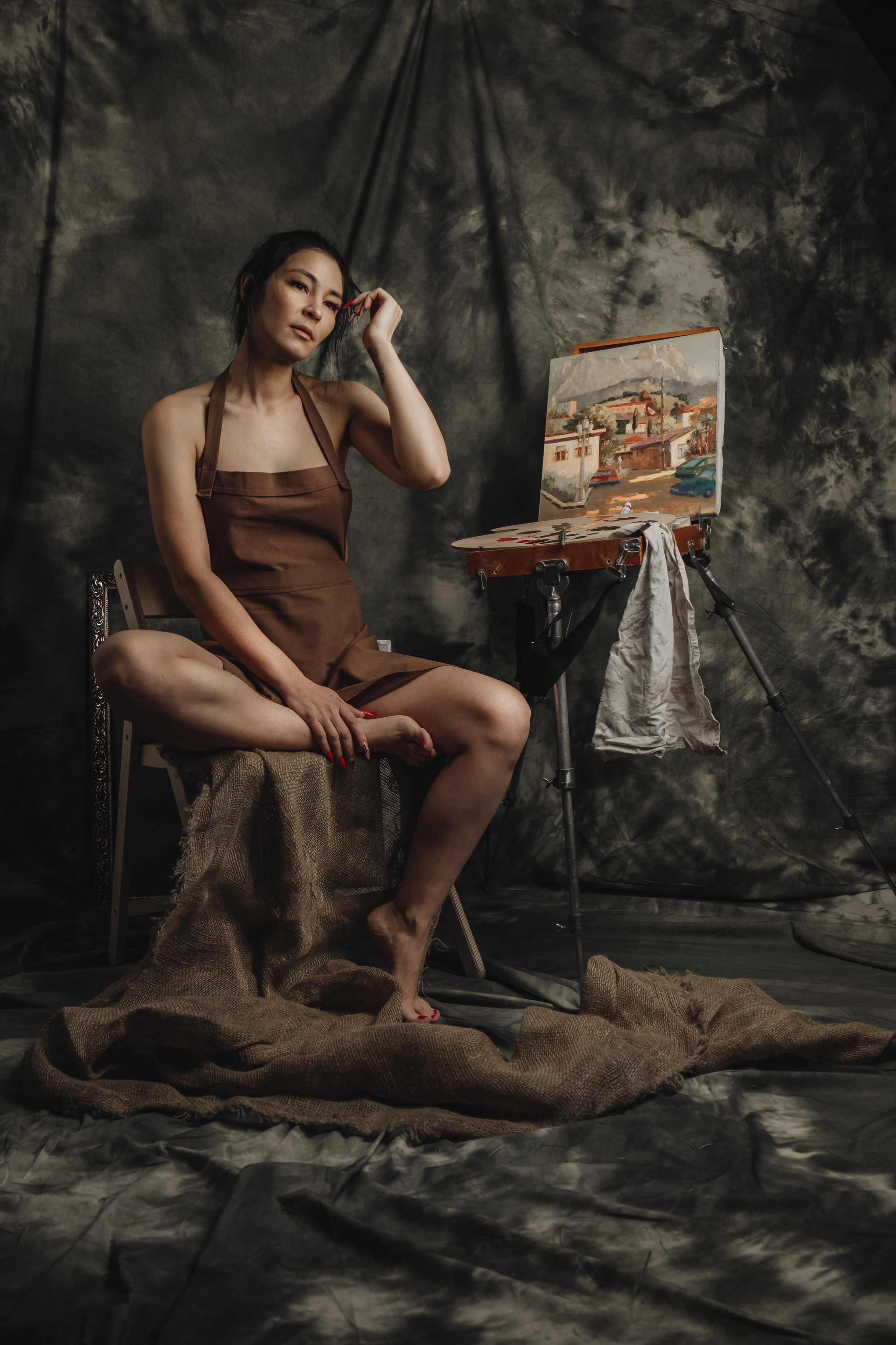 Рисующая пейзаж в темной комнате. Фотограф в Воркуте Мария Фомина