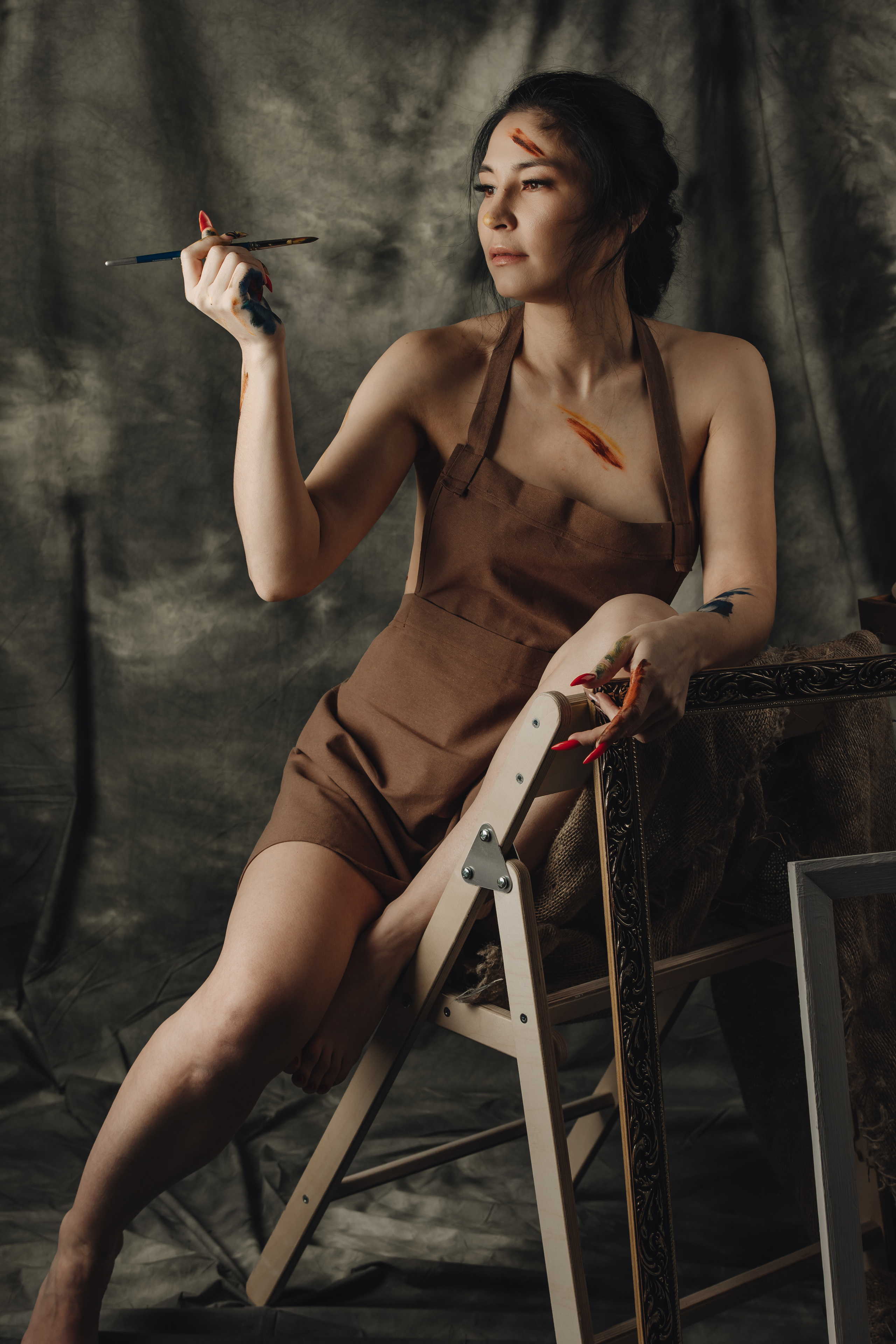 Рисующая пейзаж в темной комнате. Фотограф в Воркуте Мария Фомина