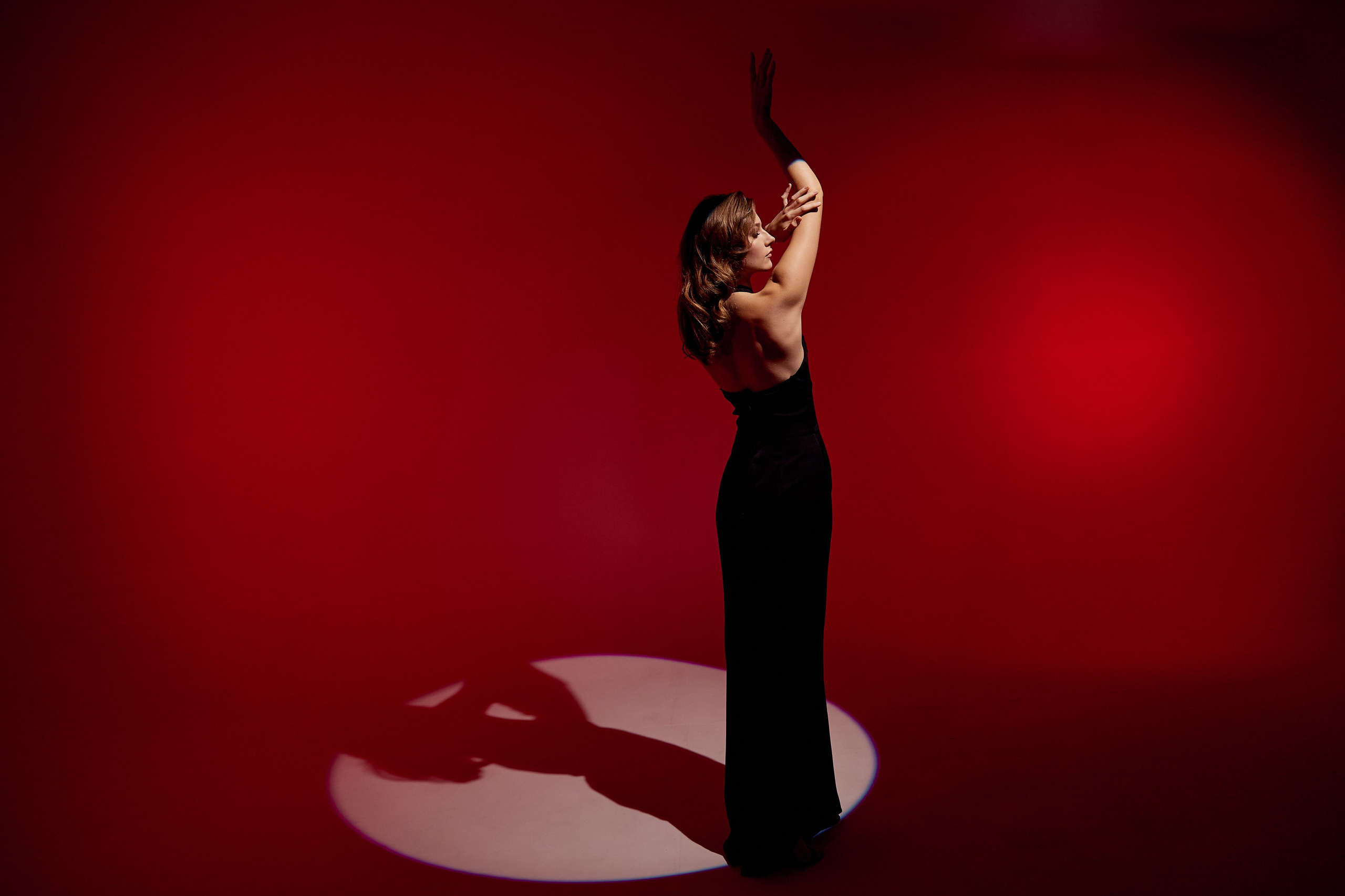 Lady in red. Свадебная, репортажная фотосъемка и видеосъемка в Минске. Илья и Юлия Ширмановы. Фотограф | Видеограф | Минск