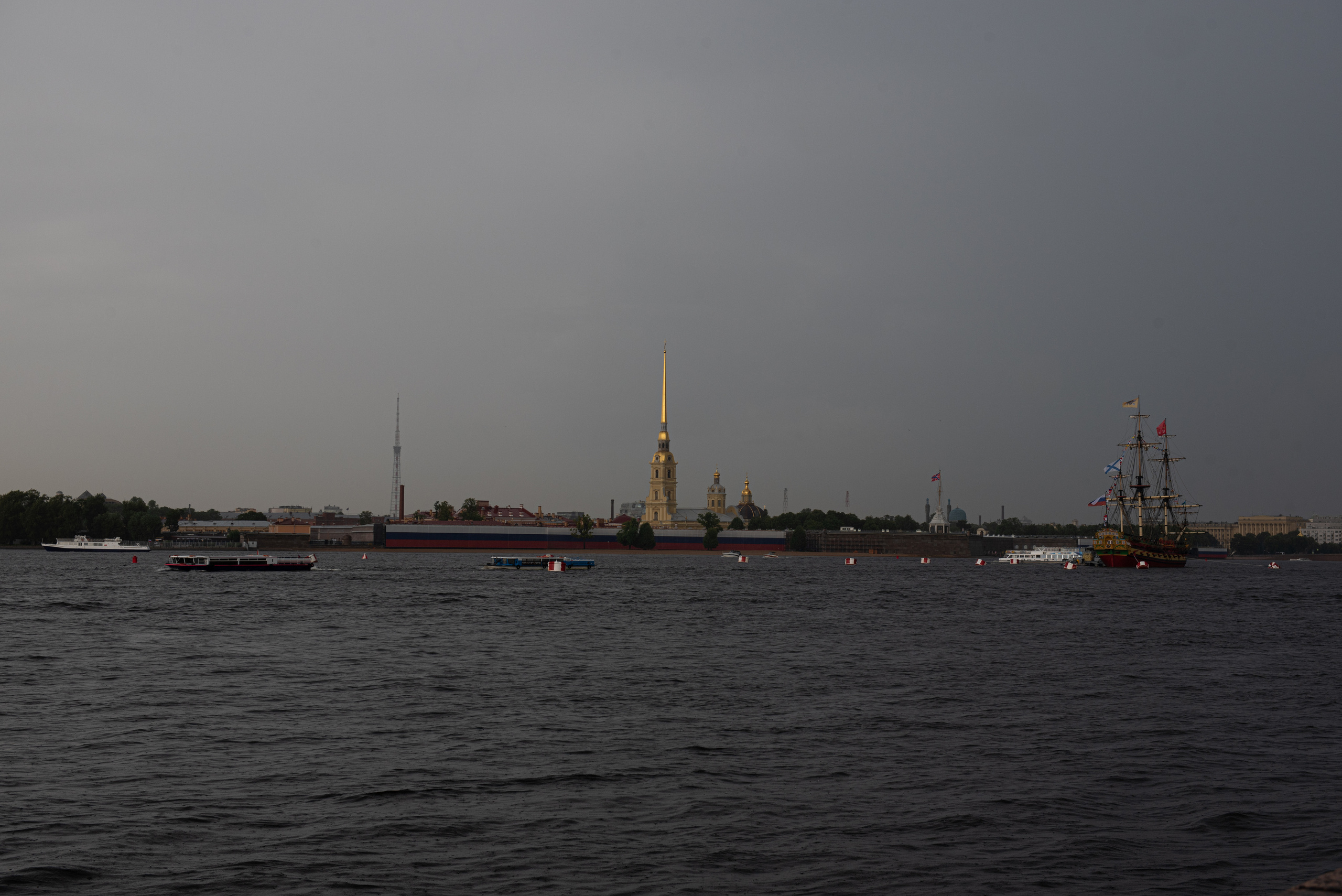 In rain. Портретный и архитектурный фотограф в Москве и Санкт-Петербурге