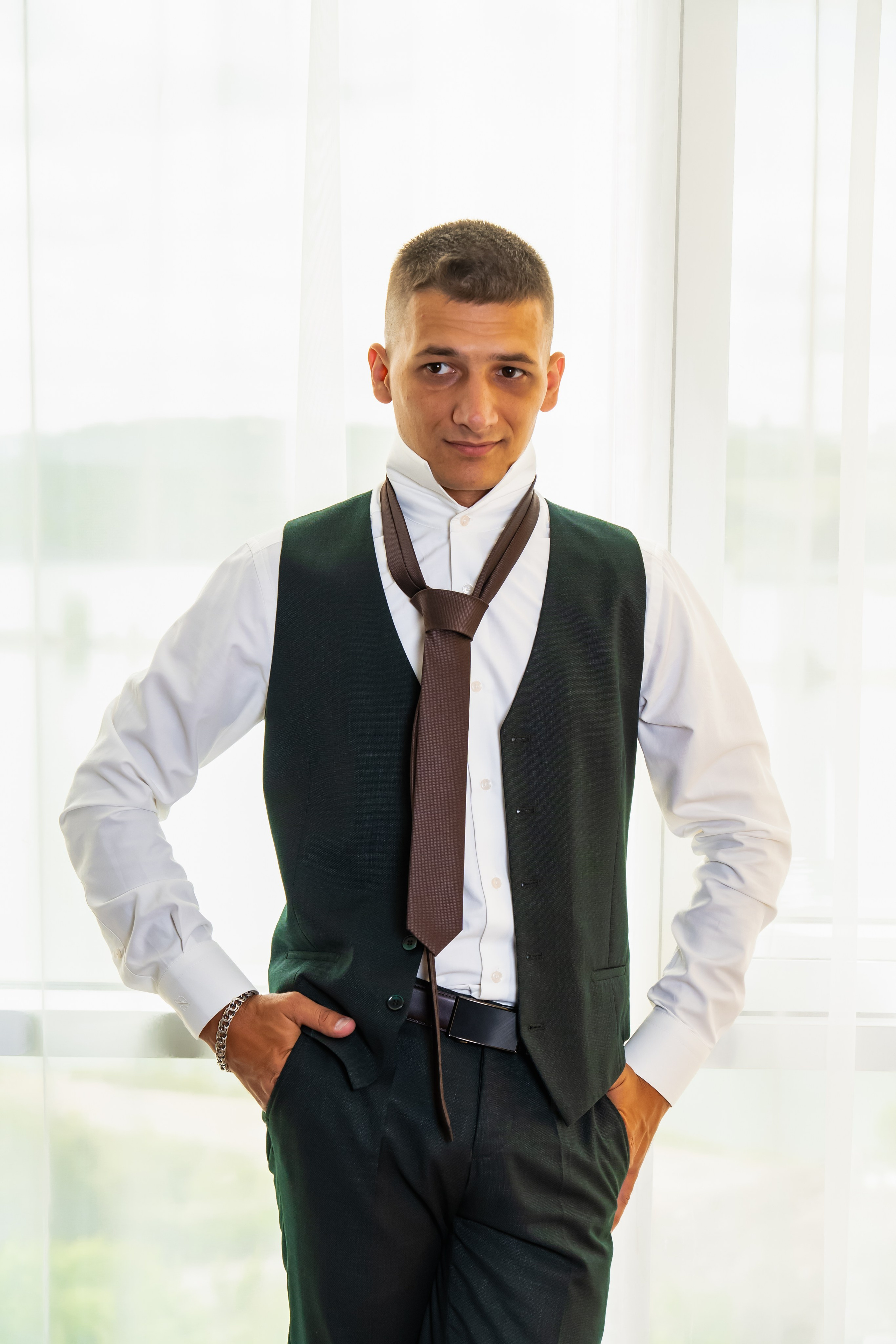 Сборы жениха и невесты в отеле: Северное море. Занимаюсь профессиональной фотографией и живу рядом с Байкалом. Работаю в разных жанрах