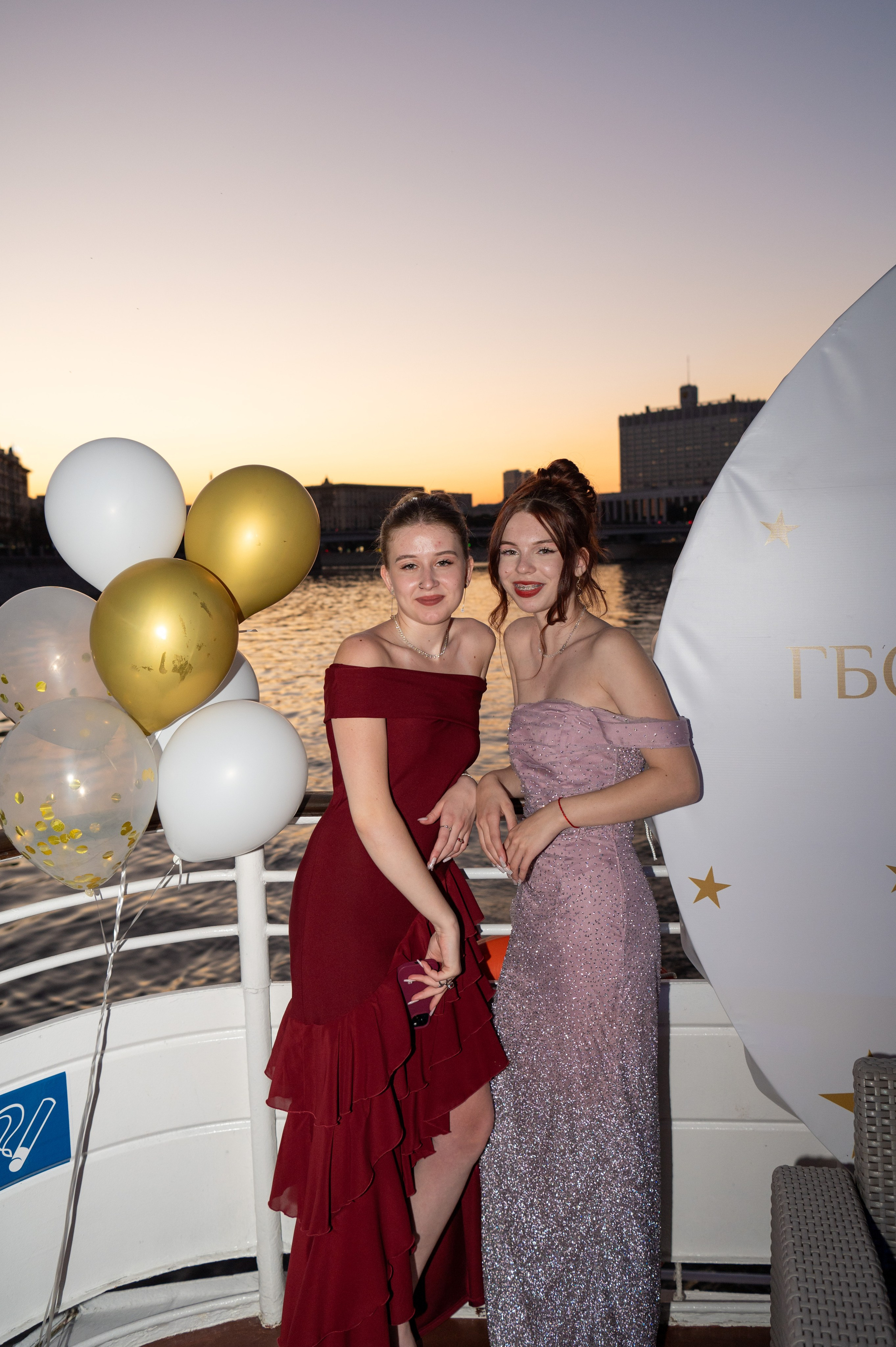 Выпускной вечер 11 класс на теплоходе. Детский и семейный фотограф г. Москва Оксана Катаджи