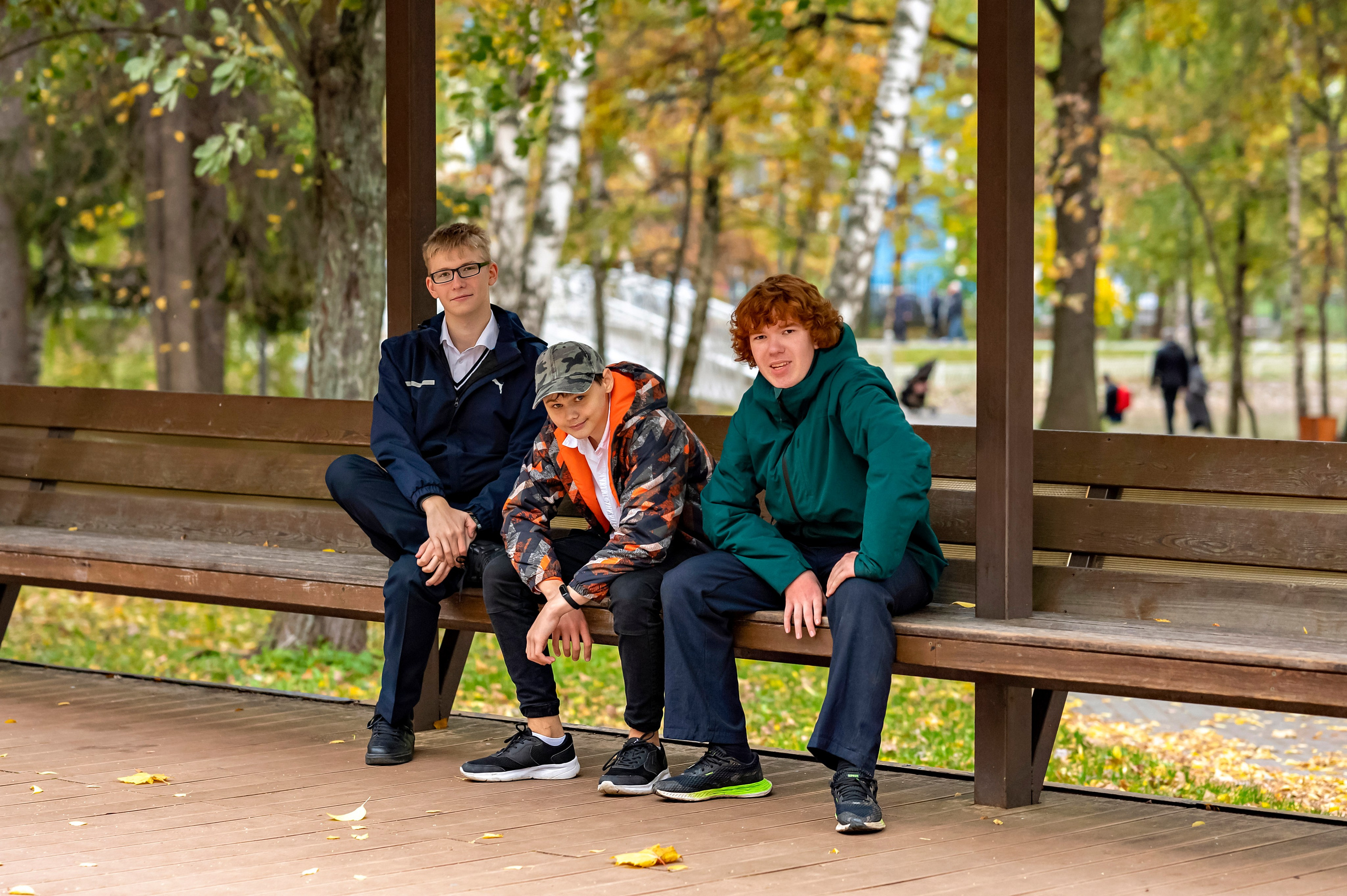 Осенняя фотосессия в парке 9-А класс Школа 953. Детский и семейный фотограф г. Москва Оксана Катаджи