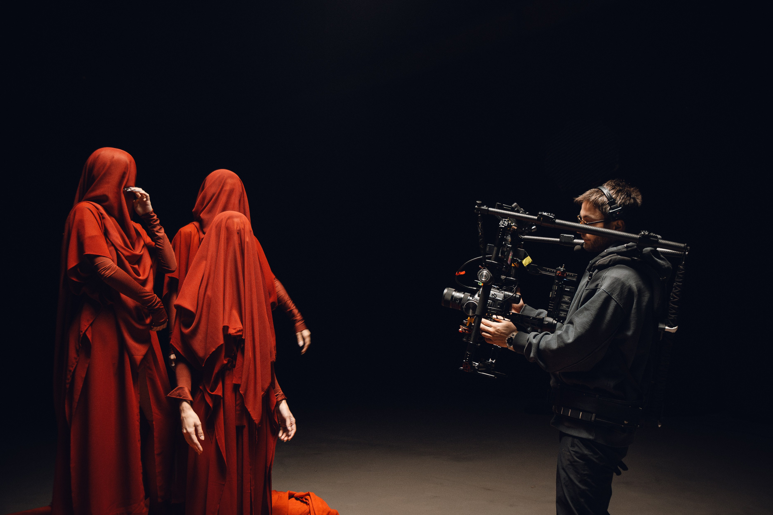 Бэкстеджи. Фотограф Егор Огородов