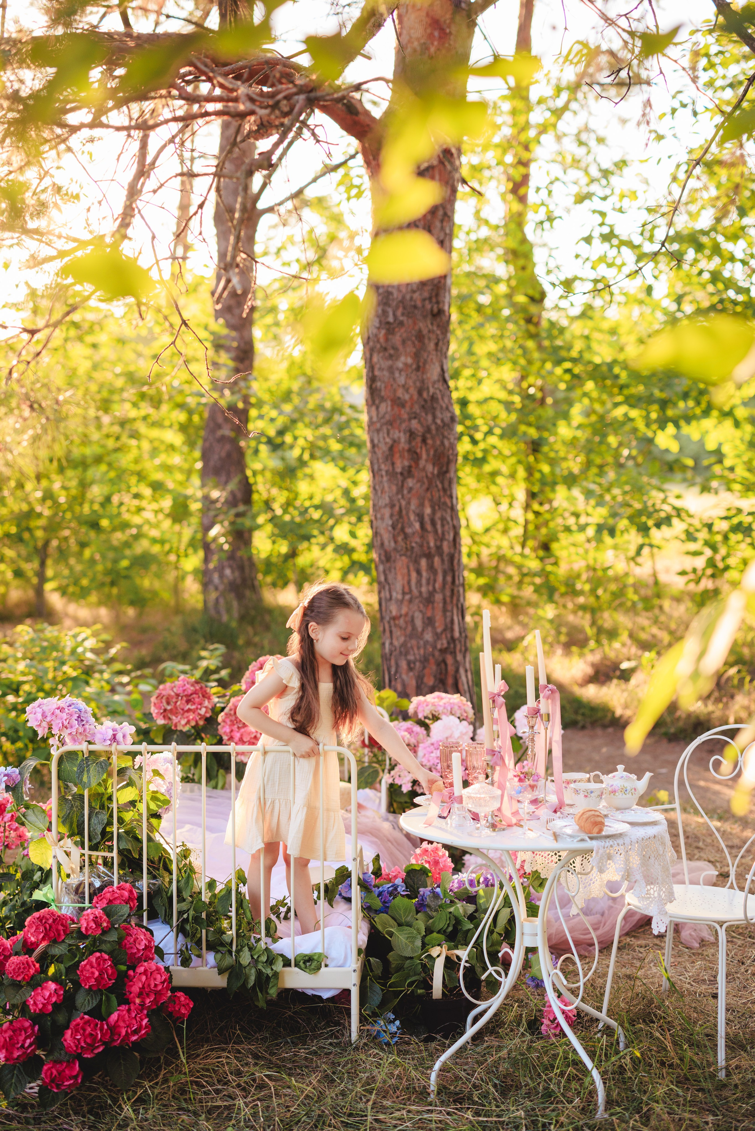 Цветочная кровать с кроликами. Семейный и детский фотограф в Краснодаре Анна Трашкова