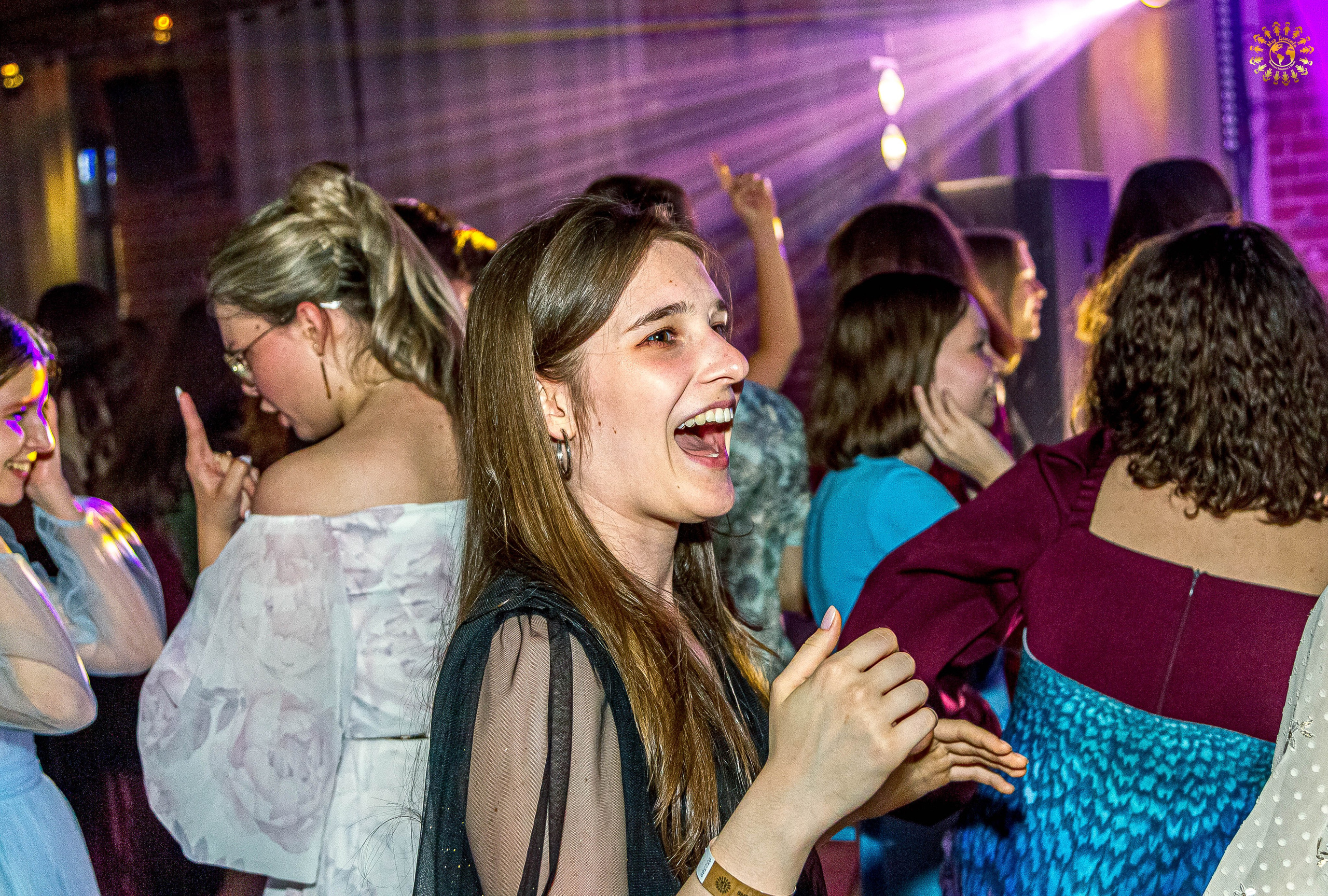 Выпускной 2023 (11-е классы) клуб «Джаггер», Москва. Репортажная съемка в Москве и области. Анималистика