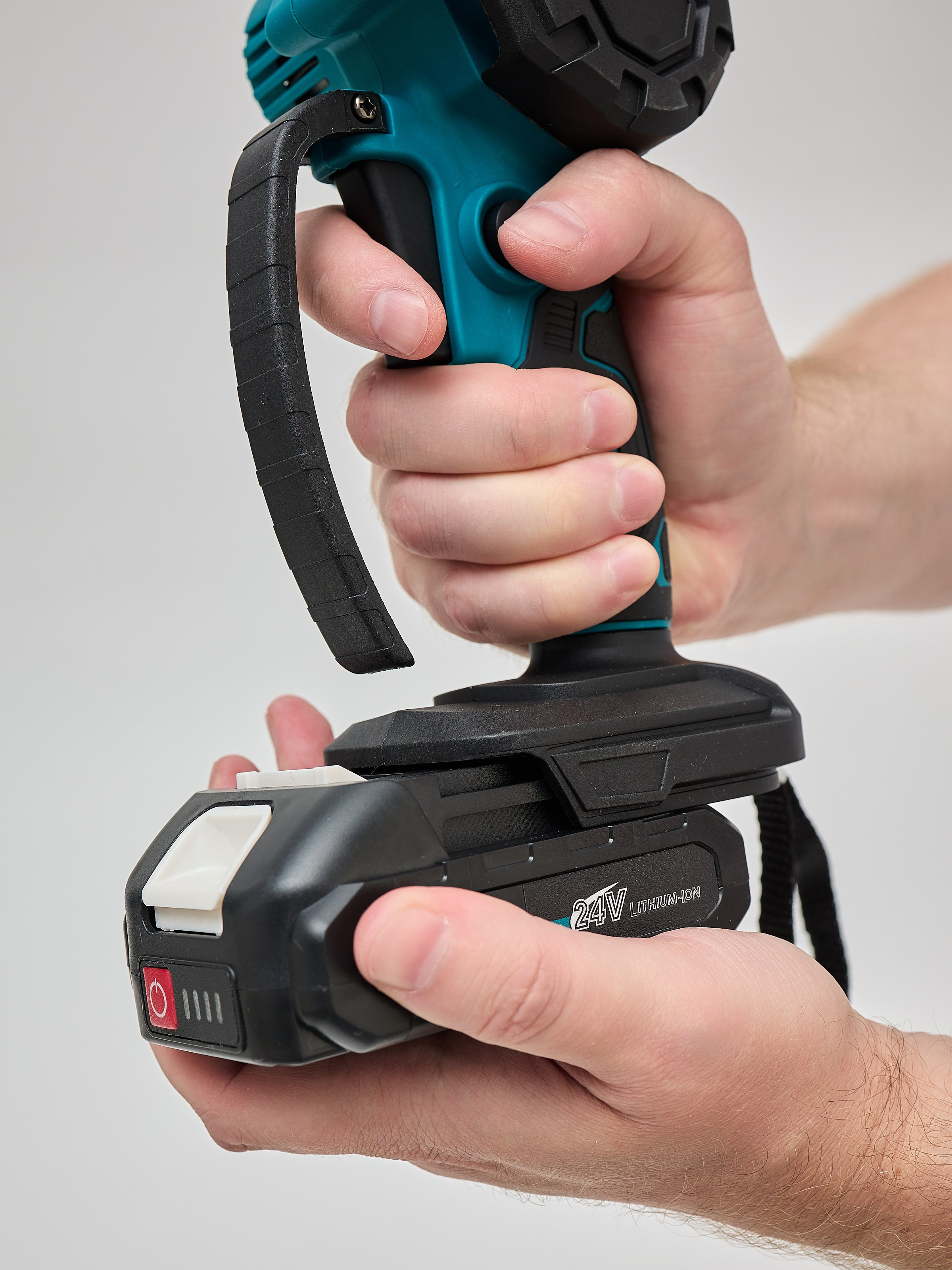 Предметная каталожная съемка ручной бензопилы для ozon. Фото и видео услуги для бизнеса procontent.studio