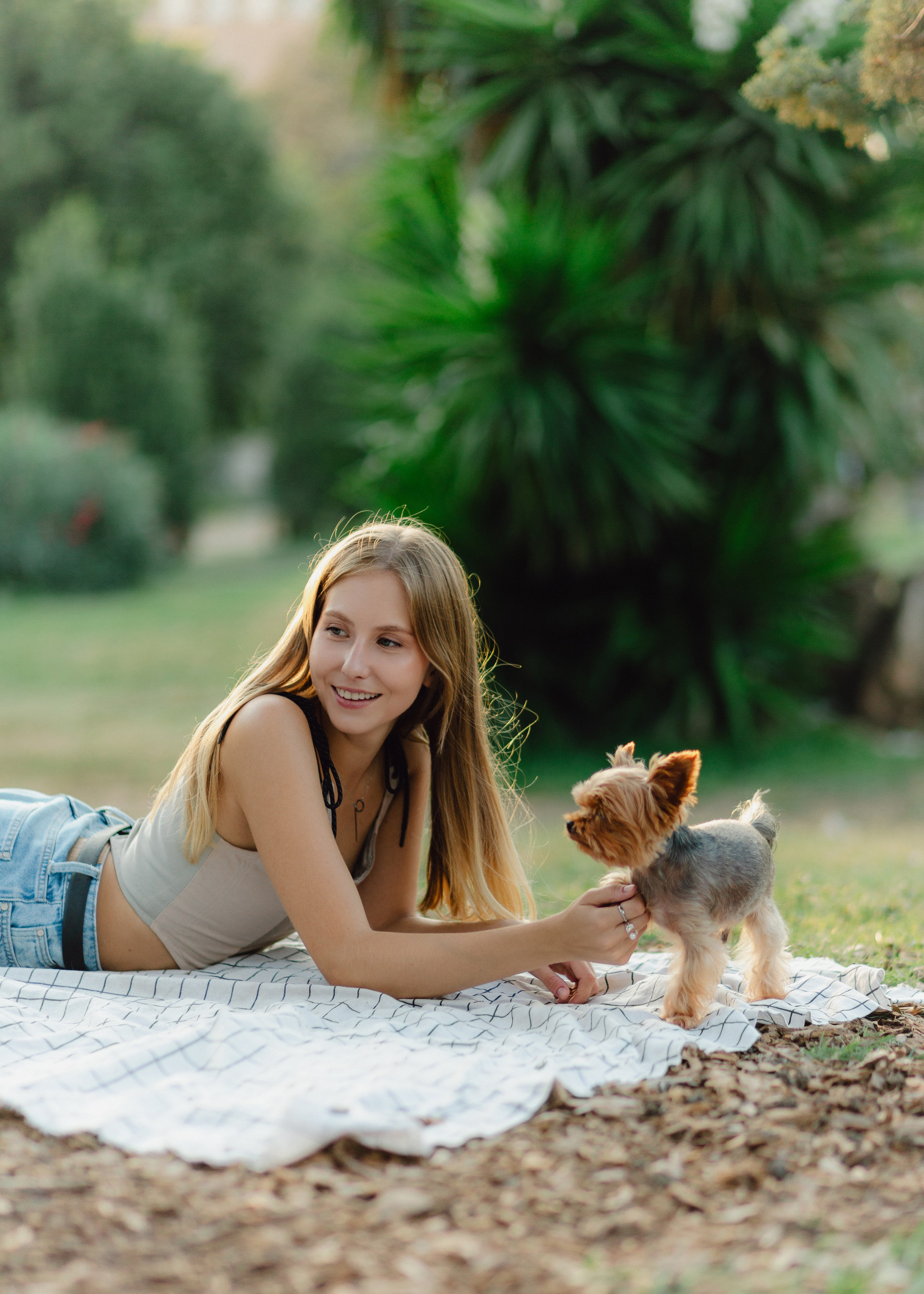 Julia & Her Playful Stitch. Barbara Isaeva