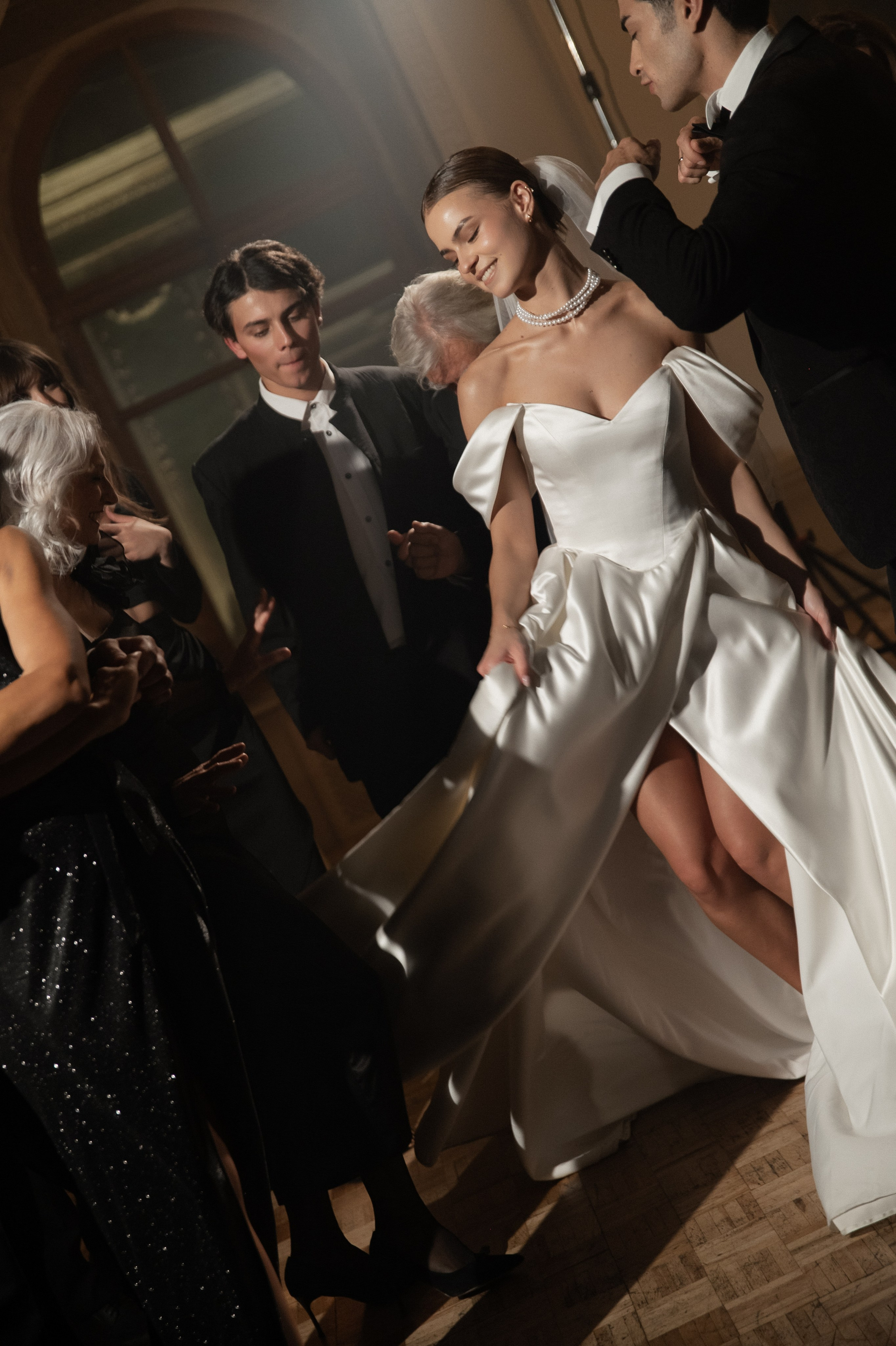 Камерный свадебный ужин при свечах в старинном особняке в фотостудии 21. Kult. Ярослава Ерина — свадебный фотограф в Москве