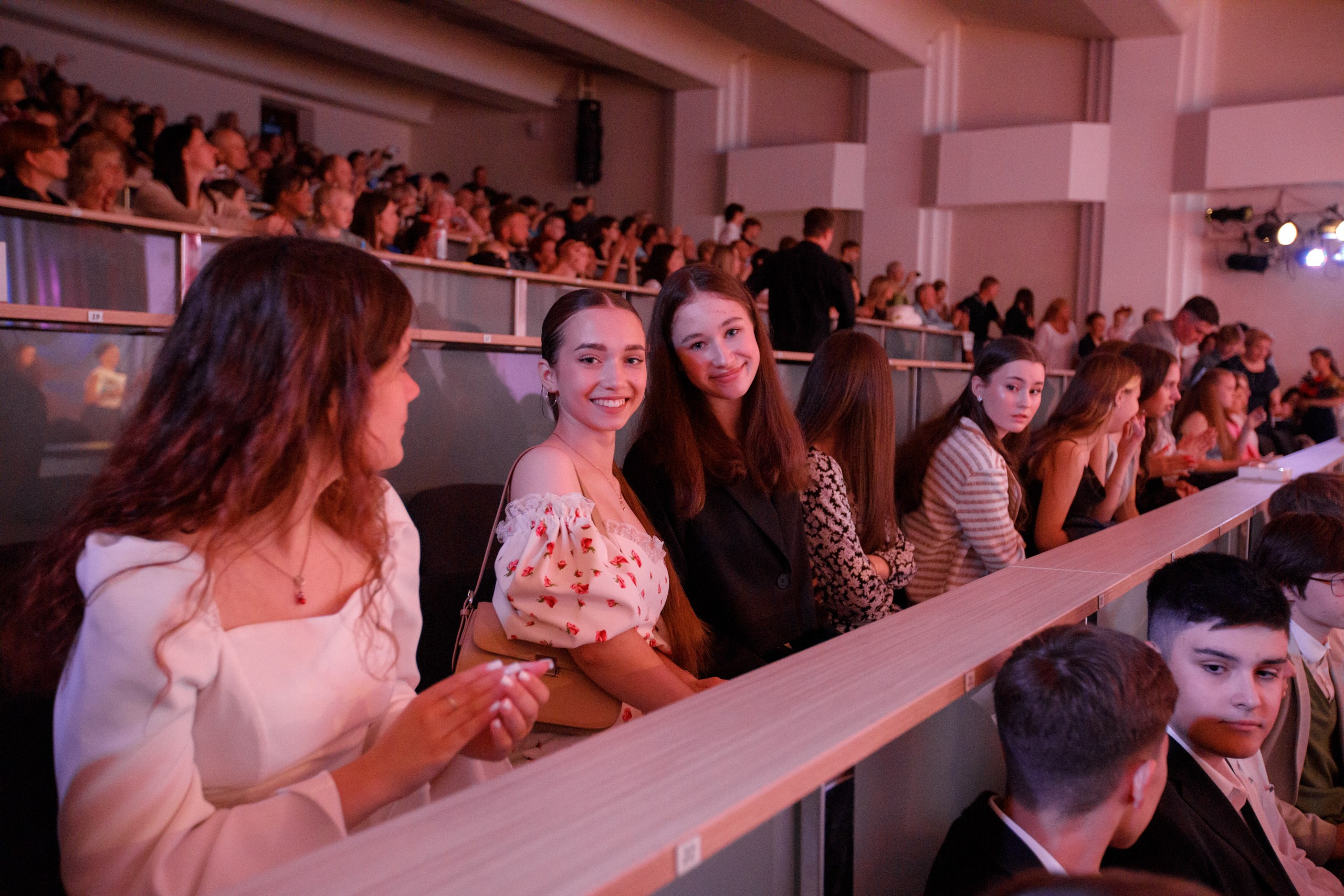 Вручение аттестатов. Свадебный фотограф в Ярославле Анастасия Архипова