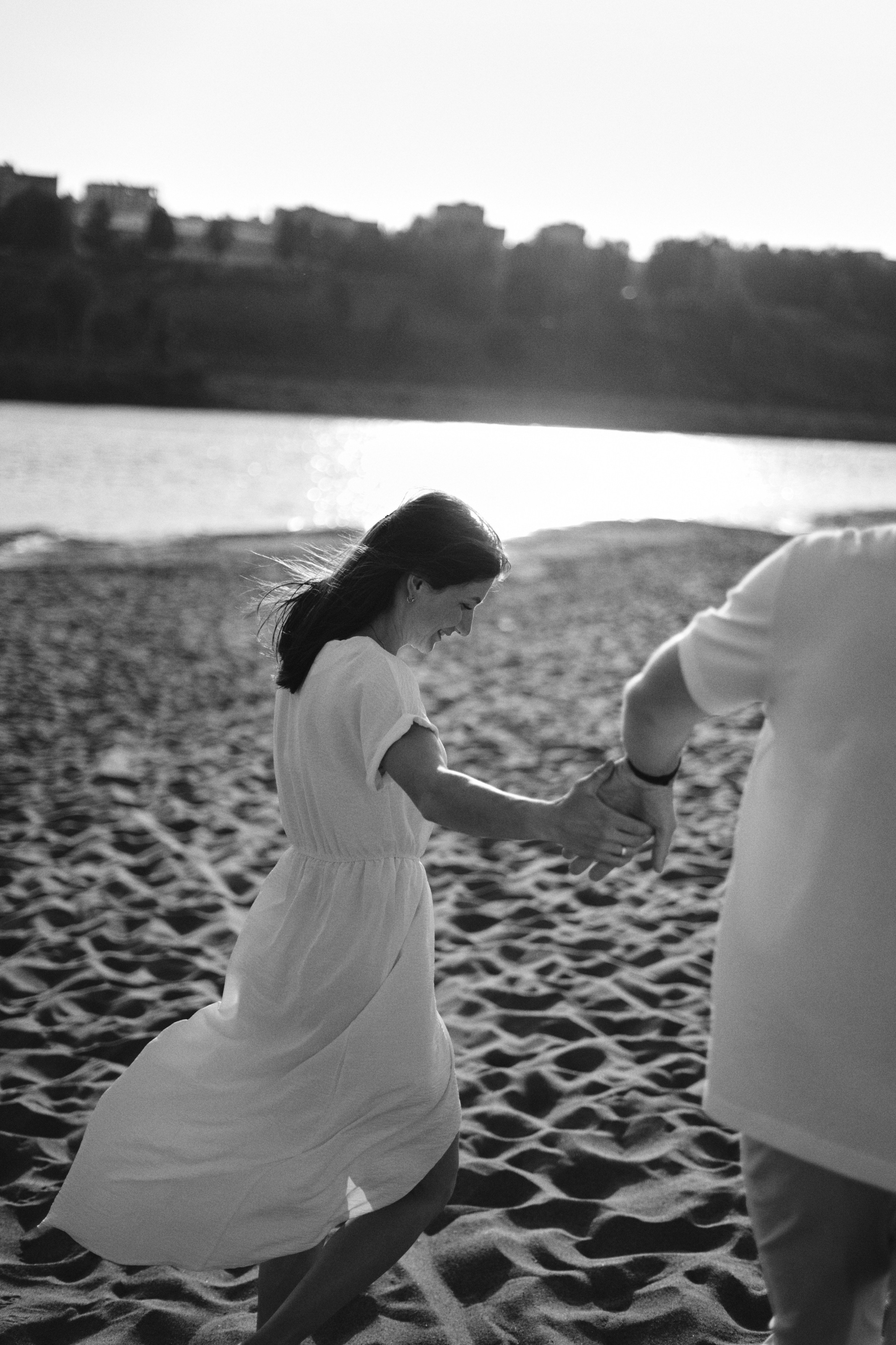 Пляж, ветер и объятия. Фотограф Киров Анжелика Некрасова