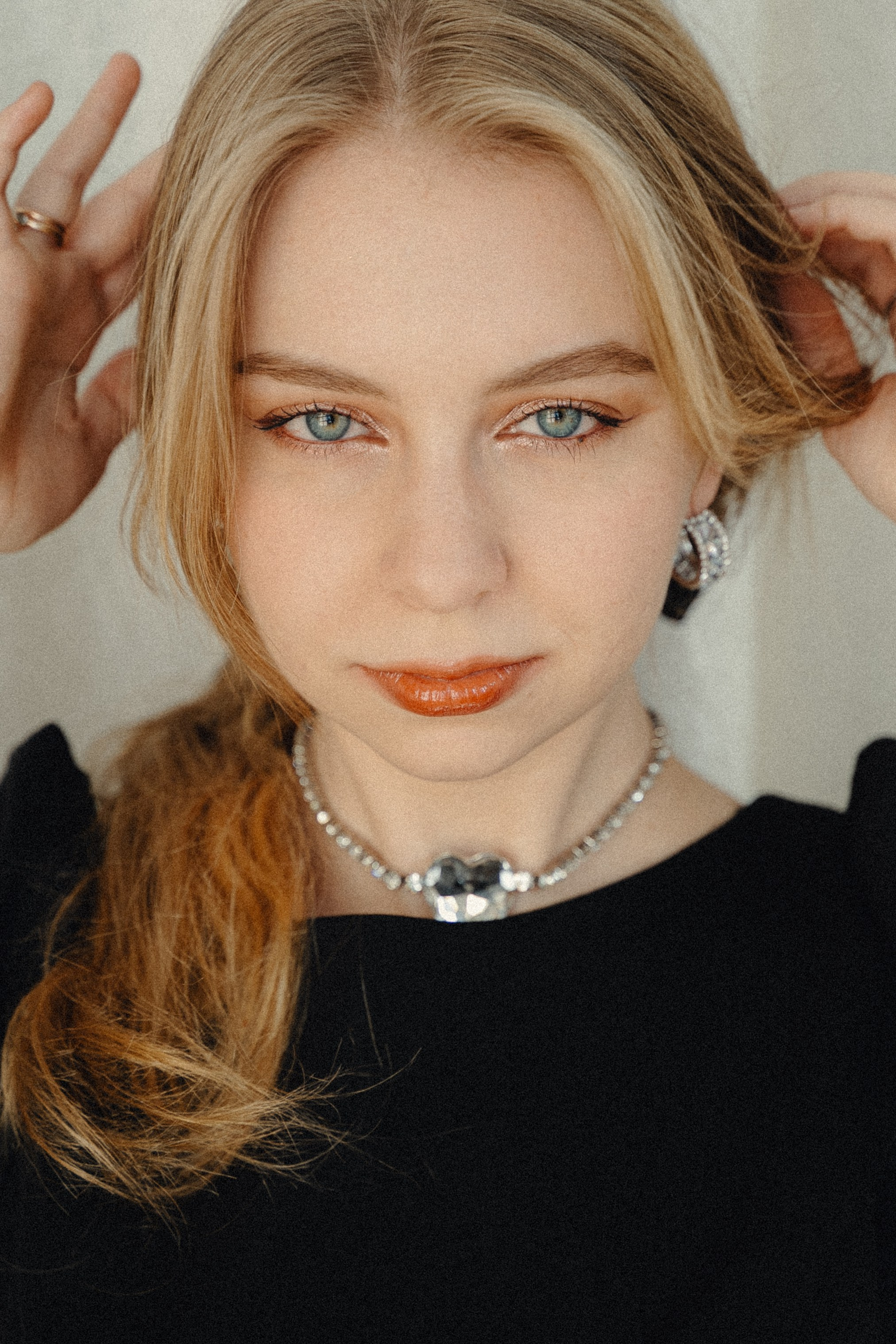 Александра пианистка. Главная