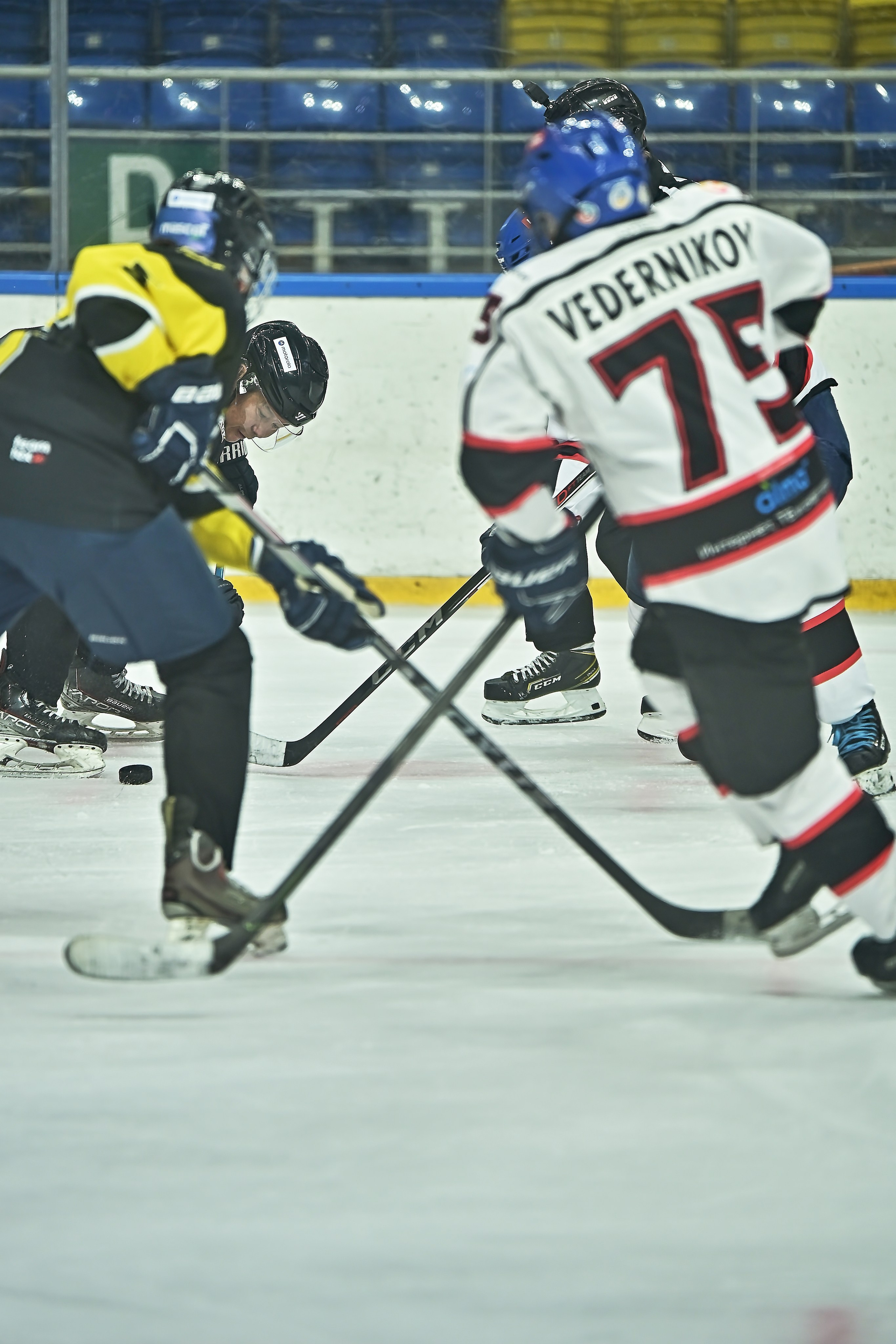 Хоккей Golden Puck 2025-2026. Фотограф в Алматы Егор Поленов