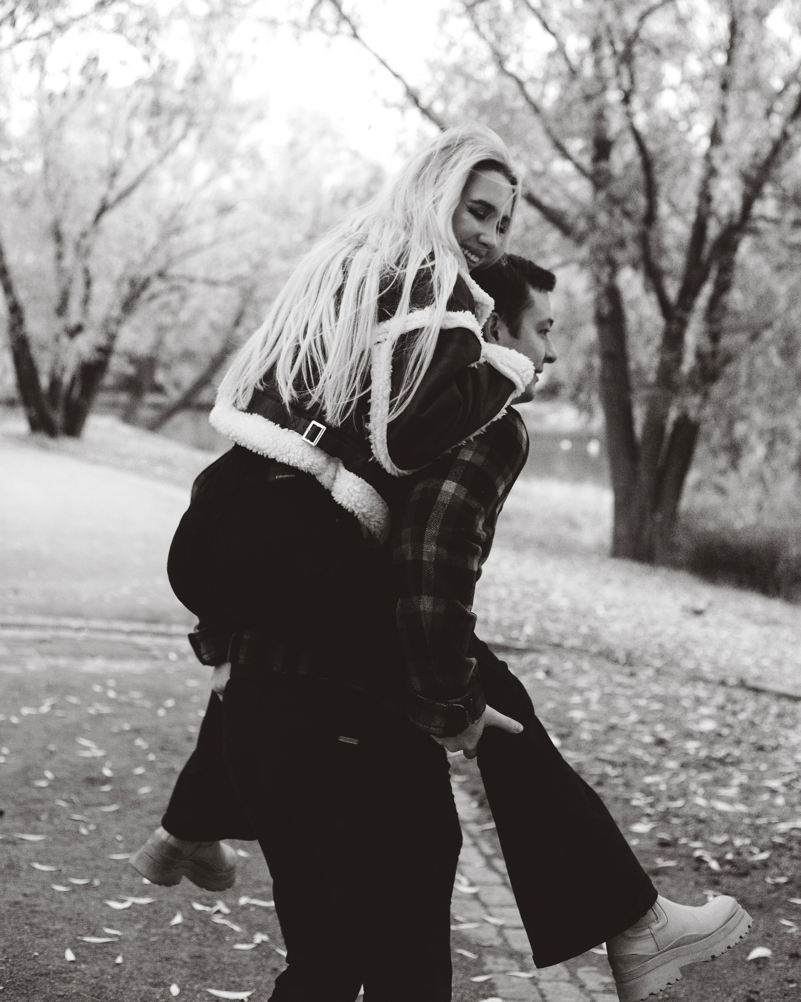 Лавстори в парке. Женский и лавстори фотограф в Москве Елена Аксютко