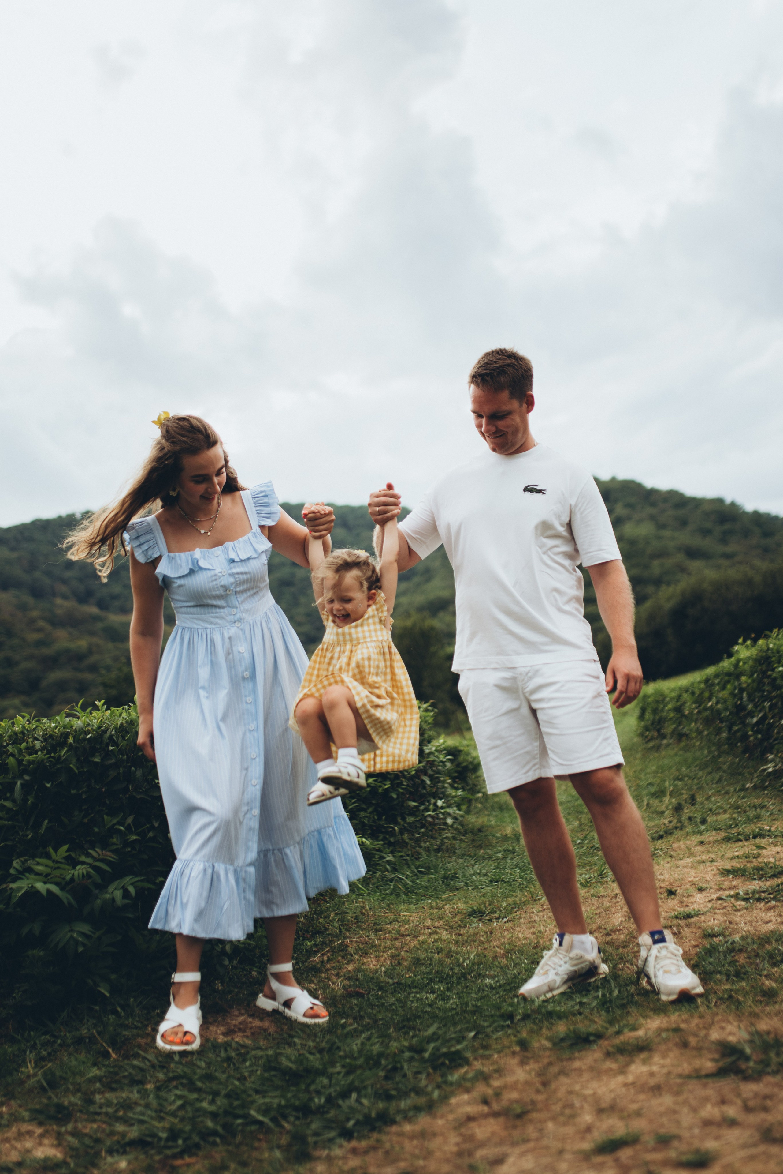 Семейная фотосессия на чайной плантации Сочи. Фотограф в Сочи — Маргарита Поганова