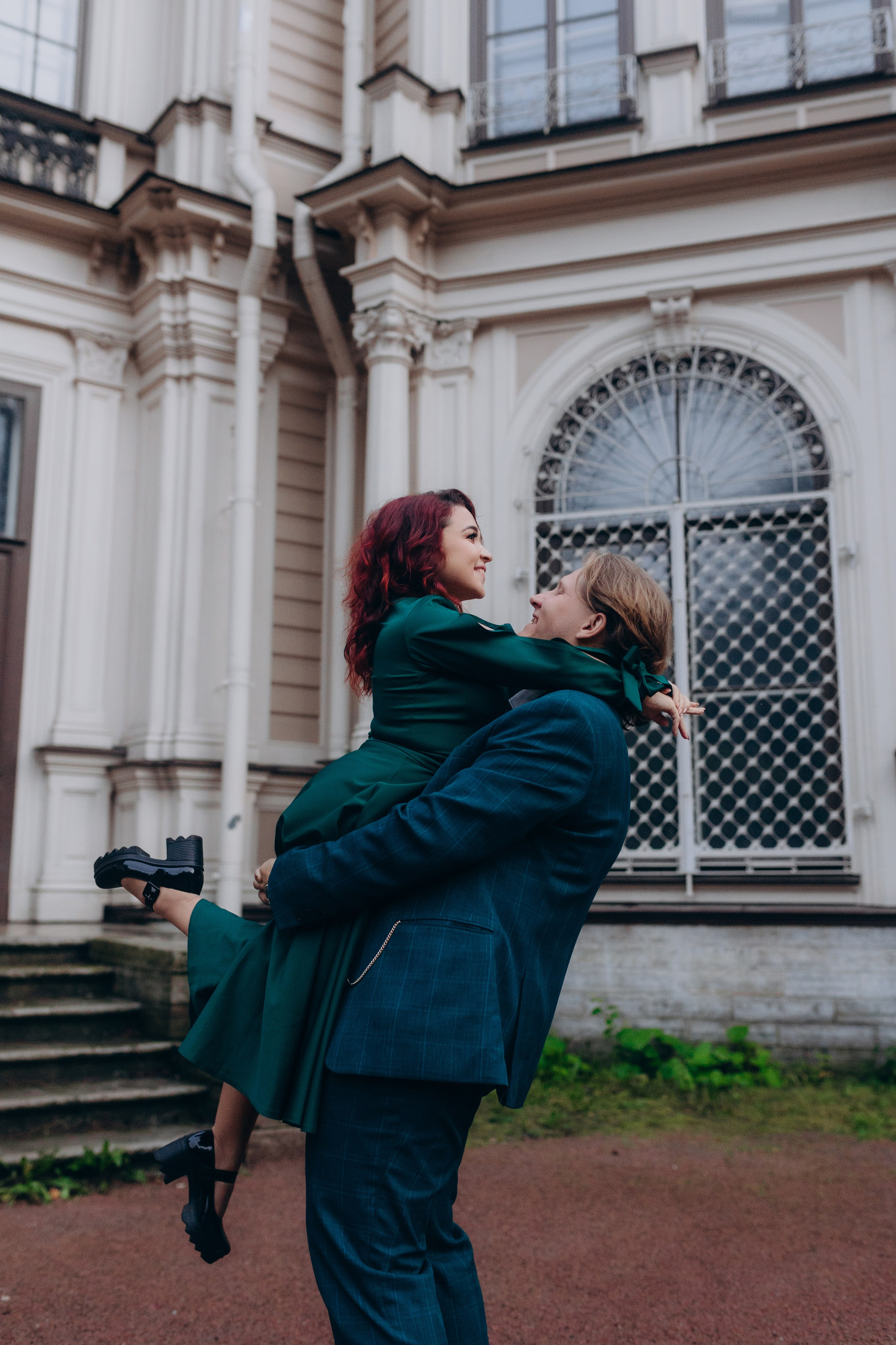 Фотосессия лавстори в сердце Петроградки пары будто из Сказки). Фотограф в Санкт-Петербурге Разиля Идиятуллина