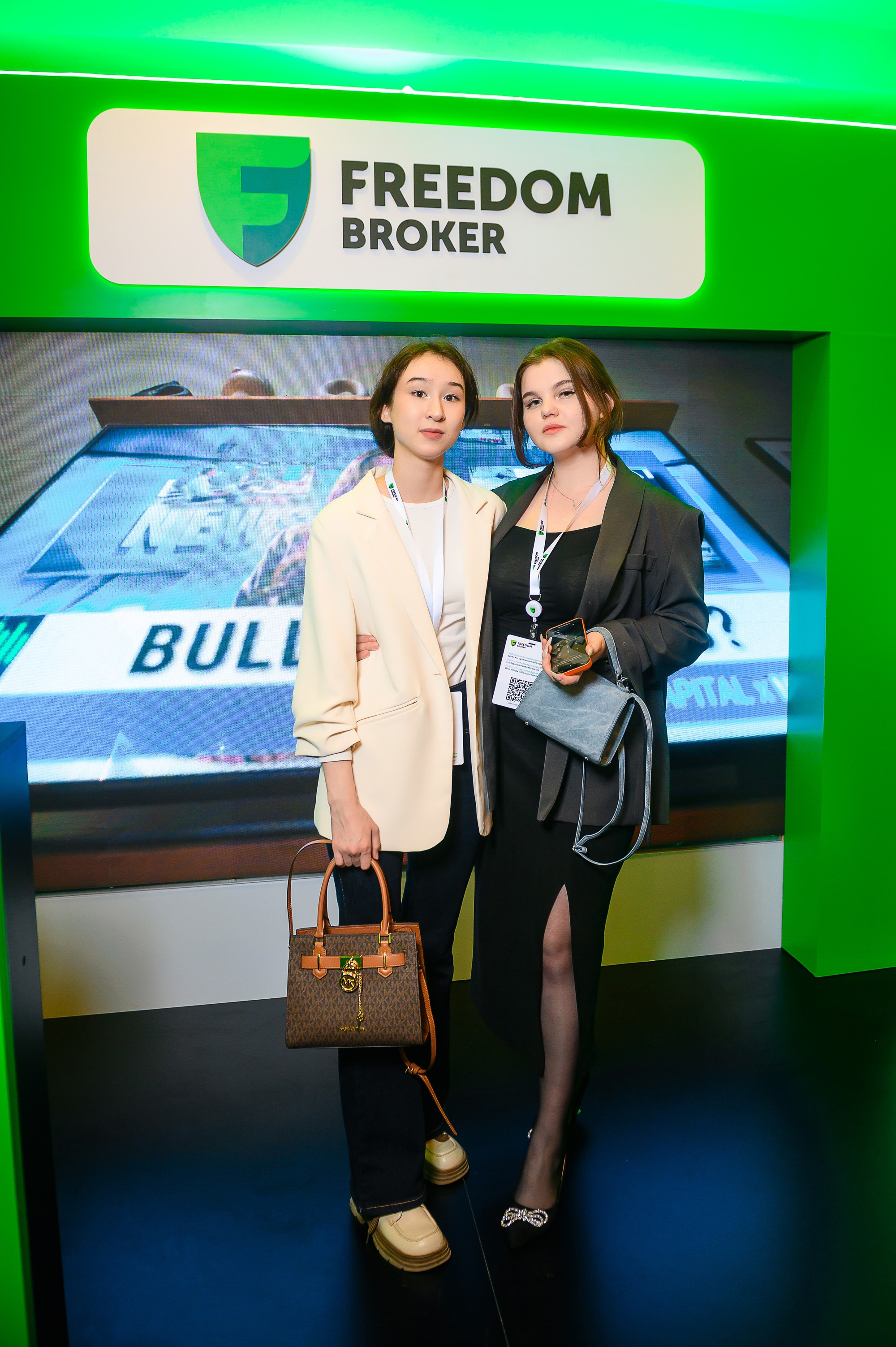 Финансовая карьера в эпоху ИИ. Freedom holding corp. Интерьерный и репортажный фотограф в Алматы