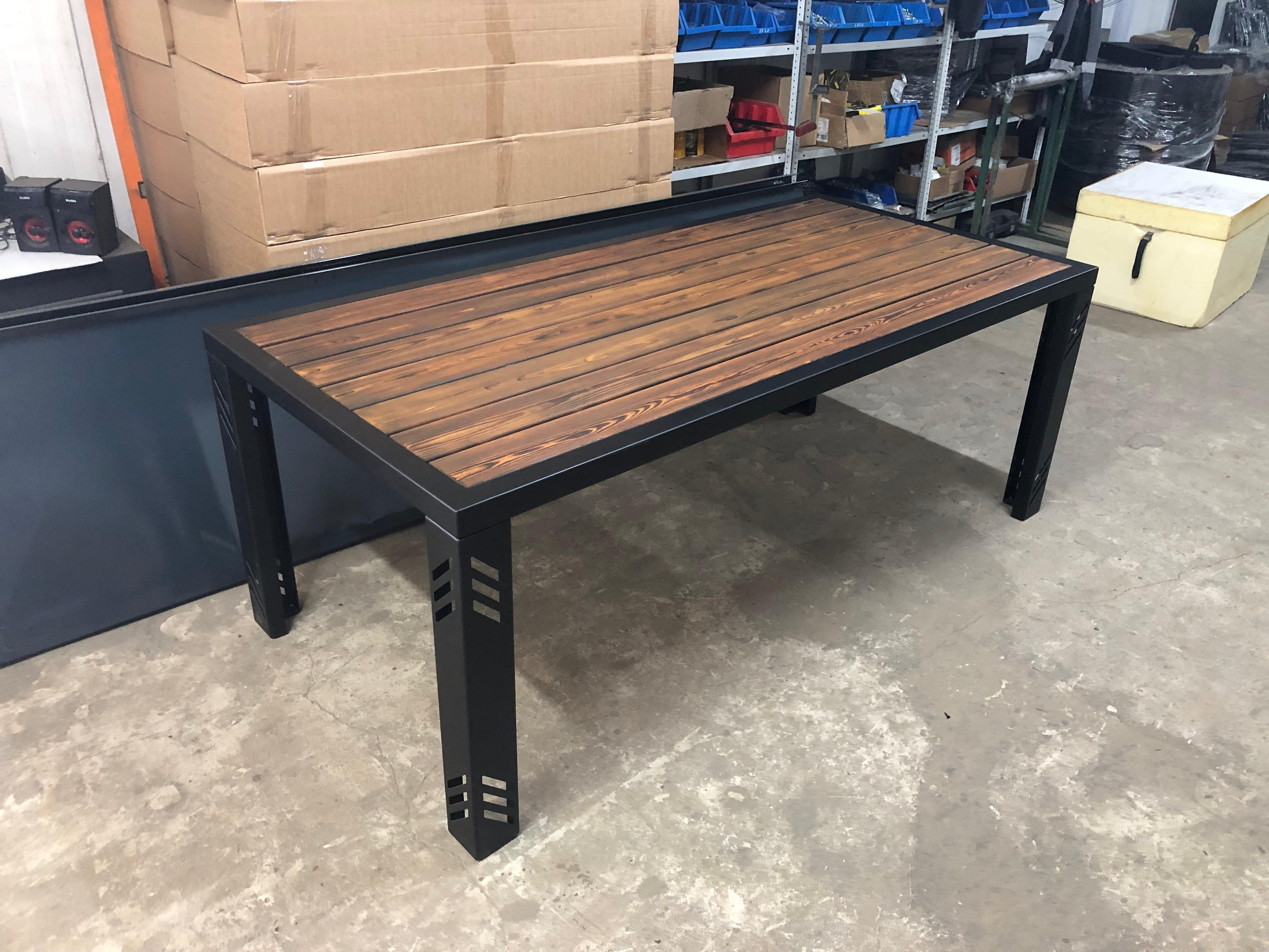 Стол из лиственницы. Купить / заказать мангал для дома в Краснодаре от производителя «Мангал Мастер»