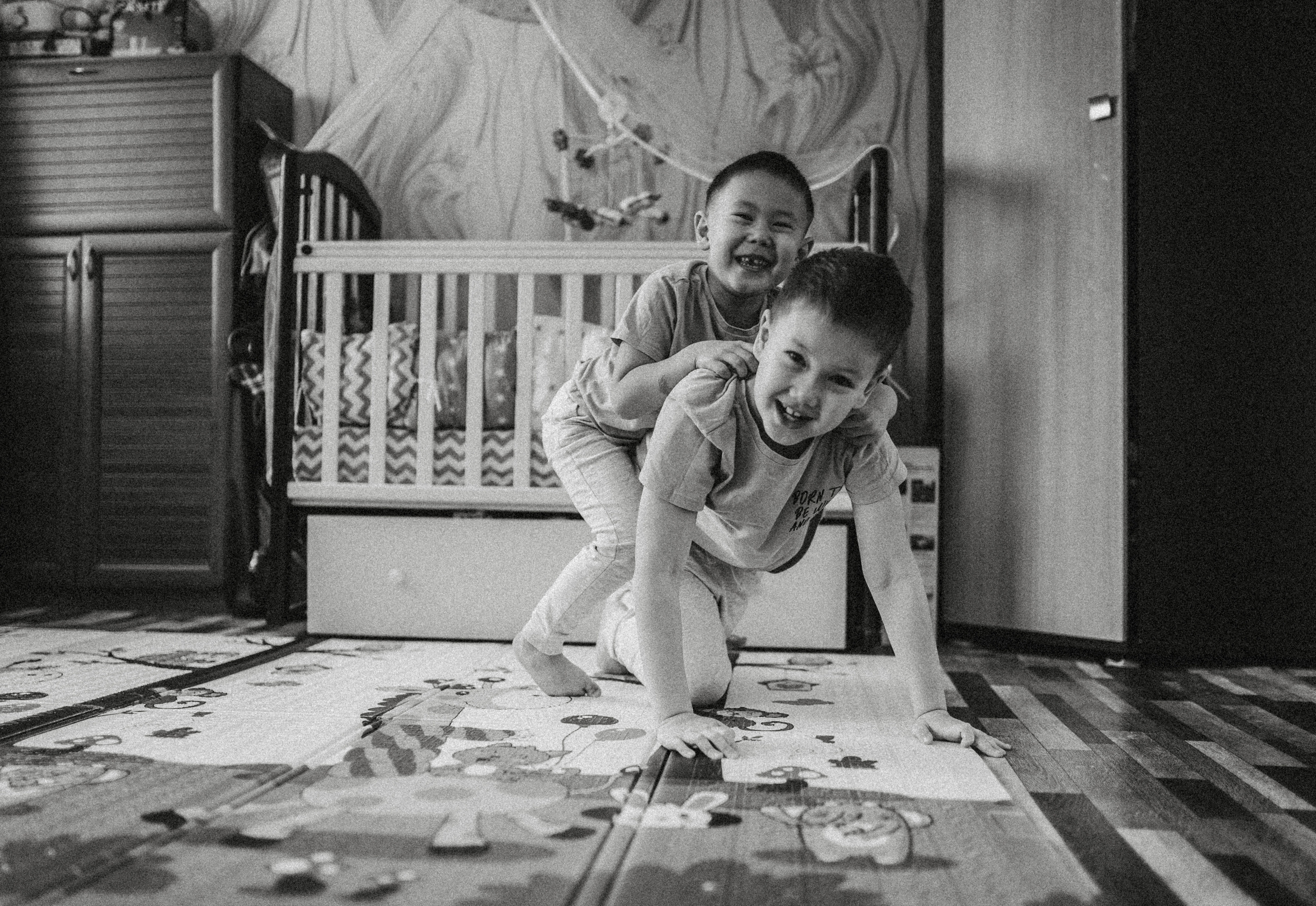 Только дома мы можем быть настоящими. Семейный фотограф Островская Альбина г. Мирный Саха (Якутия)